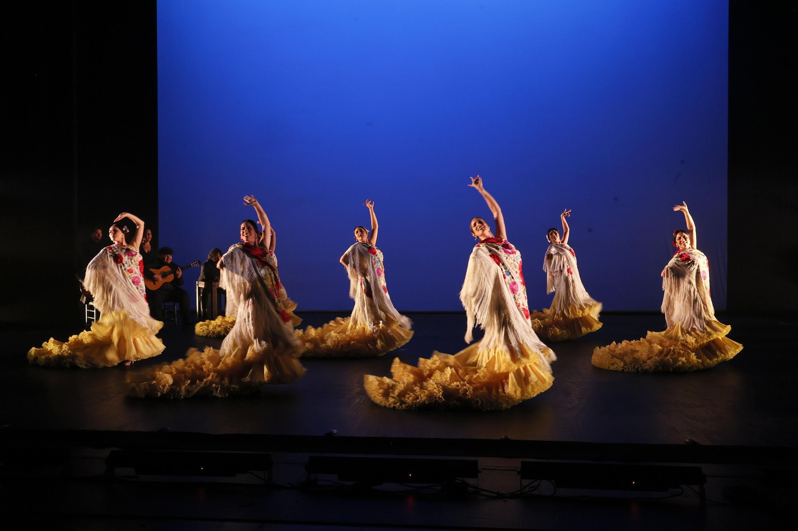 Las imágenes del espectáculo "Tierra Bendita" del Ballet Flamenco de Andalucía
