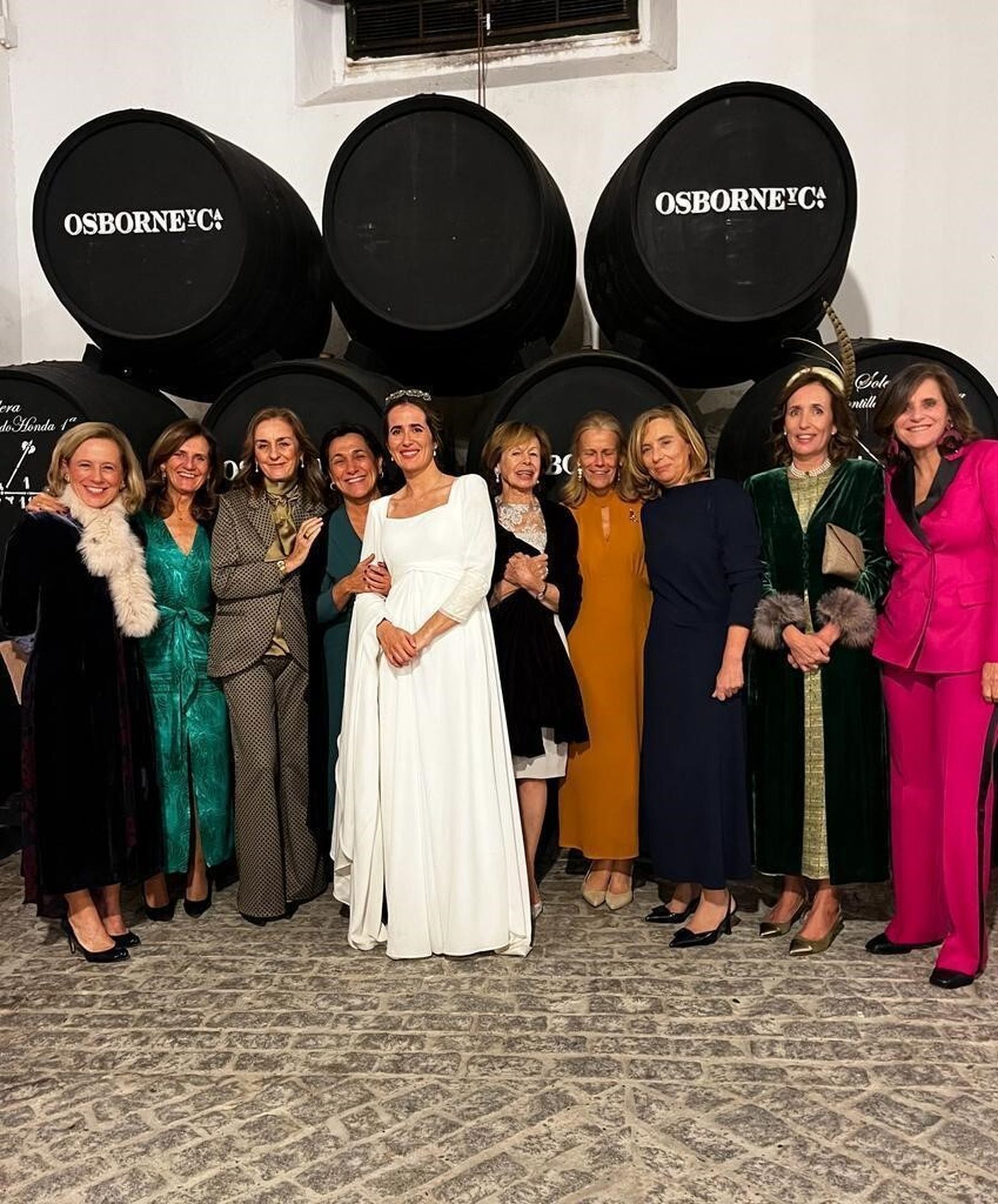 Cristina Ysasy-Ysasmendi, Menene Guerrero, Marili Halcón, Ana Arias, Isabel Rein, Teresa García Pita, Carmen Pemán, Mónica Aguille, Pilar del Cuvillo y Cruz Guerrero Pemán.