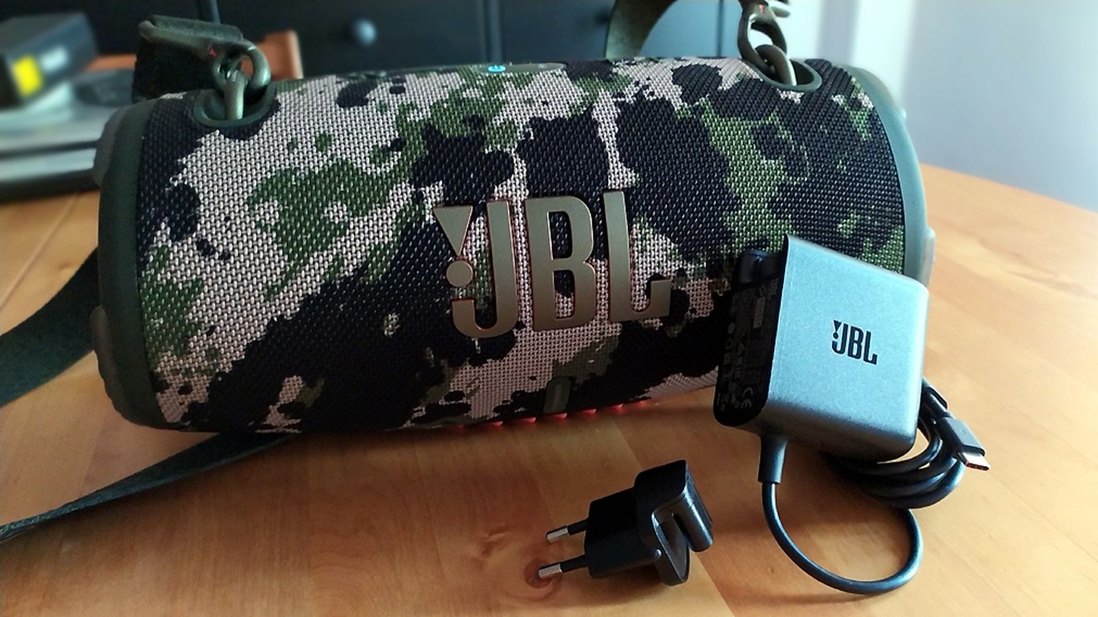 Imágenes del altavoz bluetooth JBL Xtreme 3