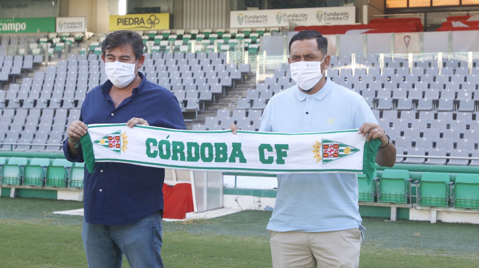 Las fotos de la presentación de Ariel Montenegro como técnico del Córdoba Femenino