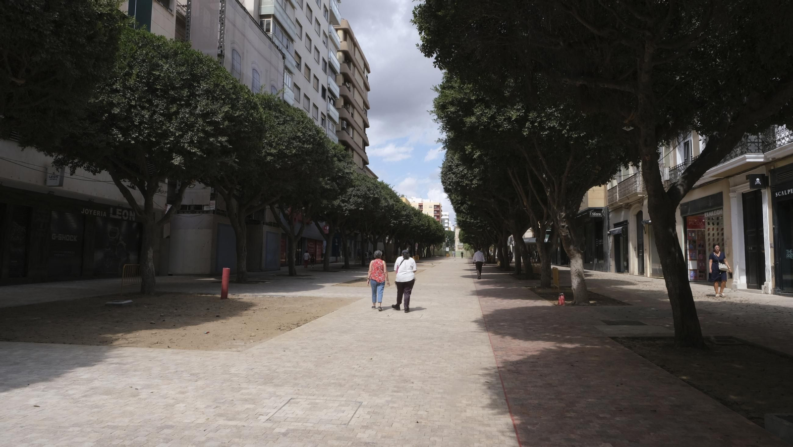 Las obras de peatonalización del Paseo de Almería llegan a la Calle Rueda López, en imágenes