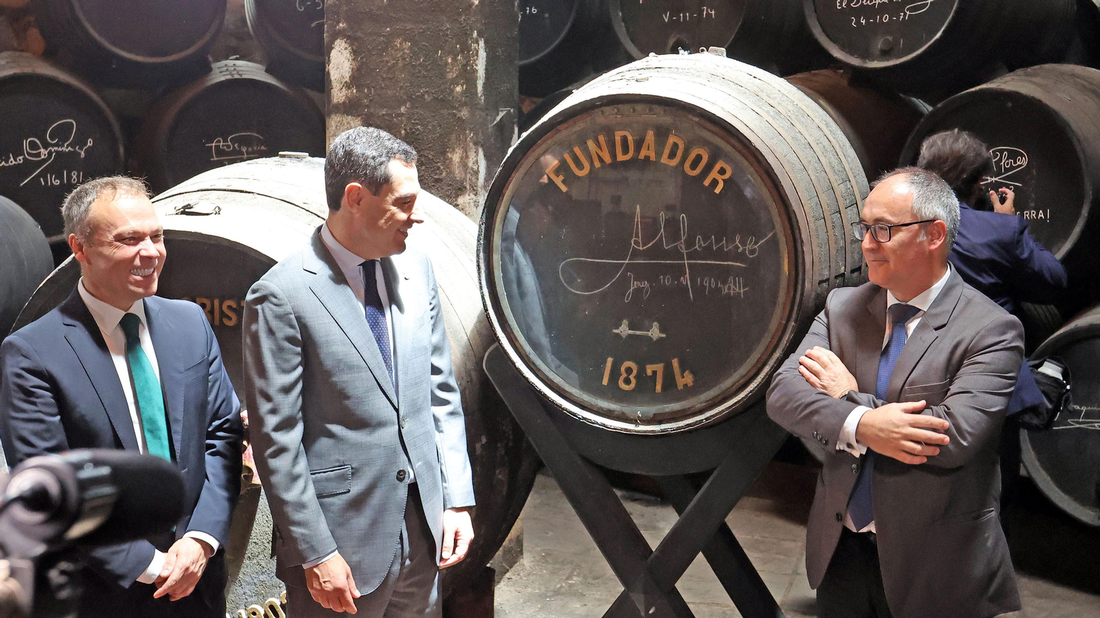 Juanma Moreno en la celebración del 150 aniversario de Fundador