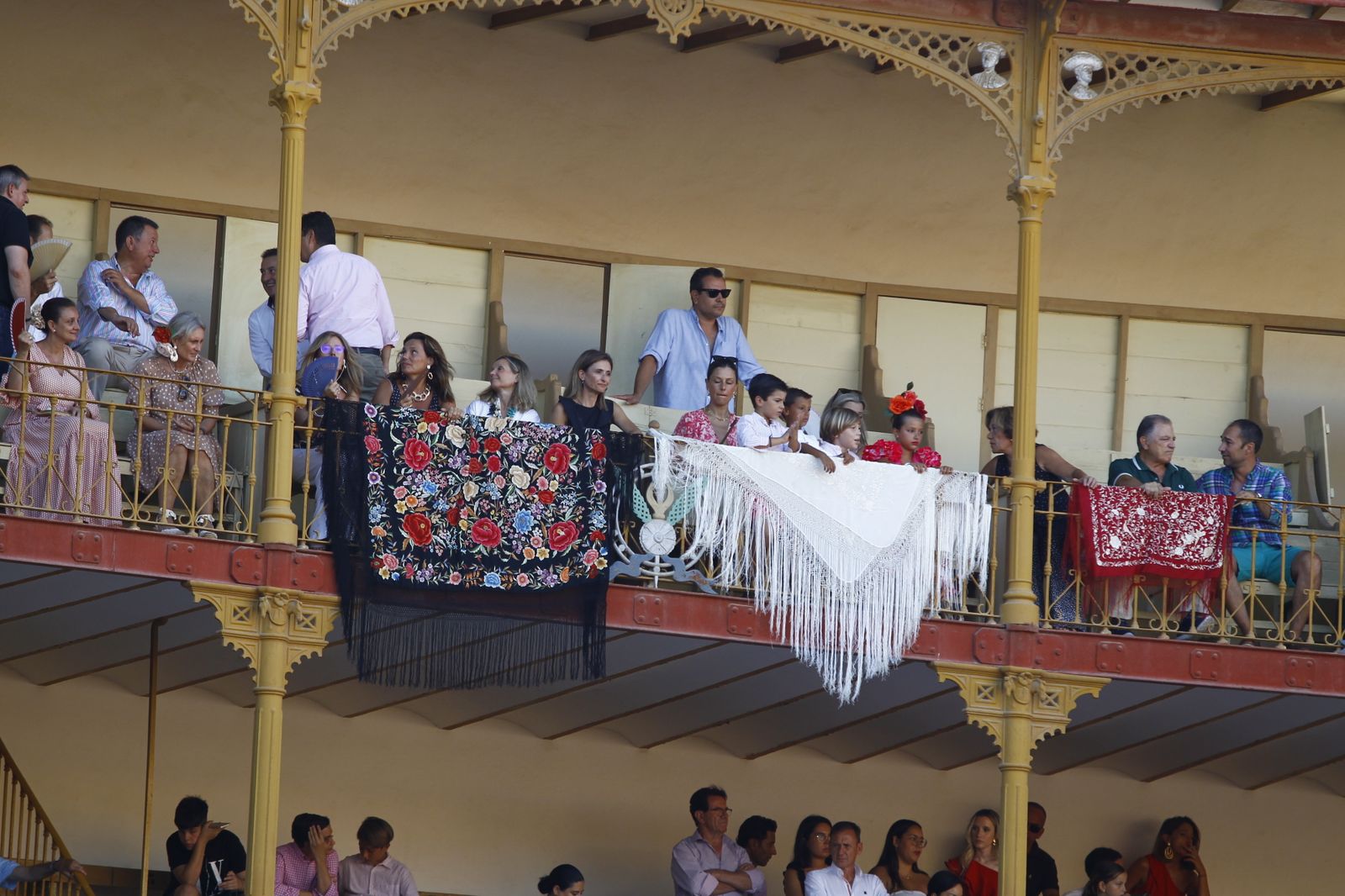 Imágenes del ambiente de la corrida de toros de la Feria de Almería