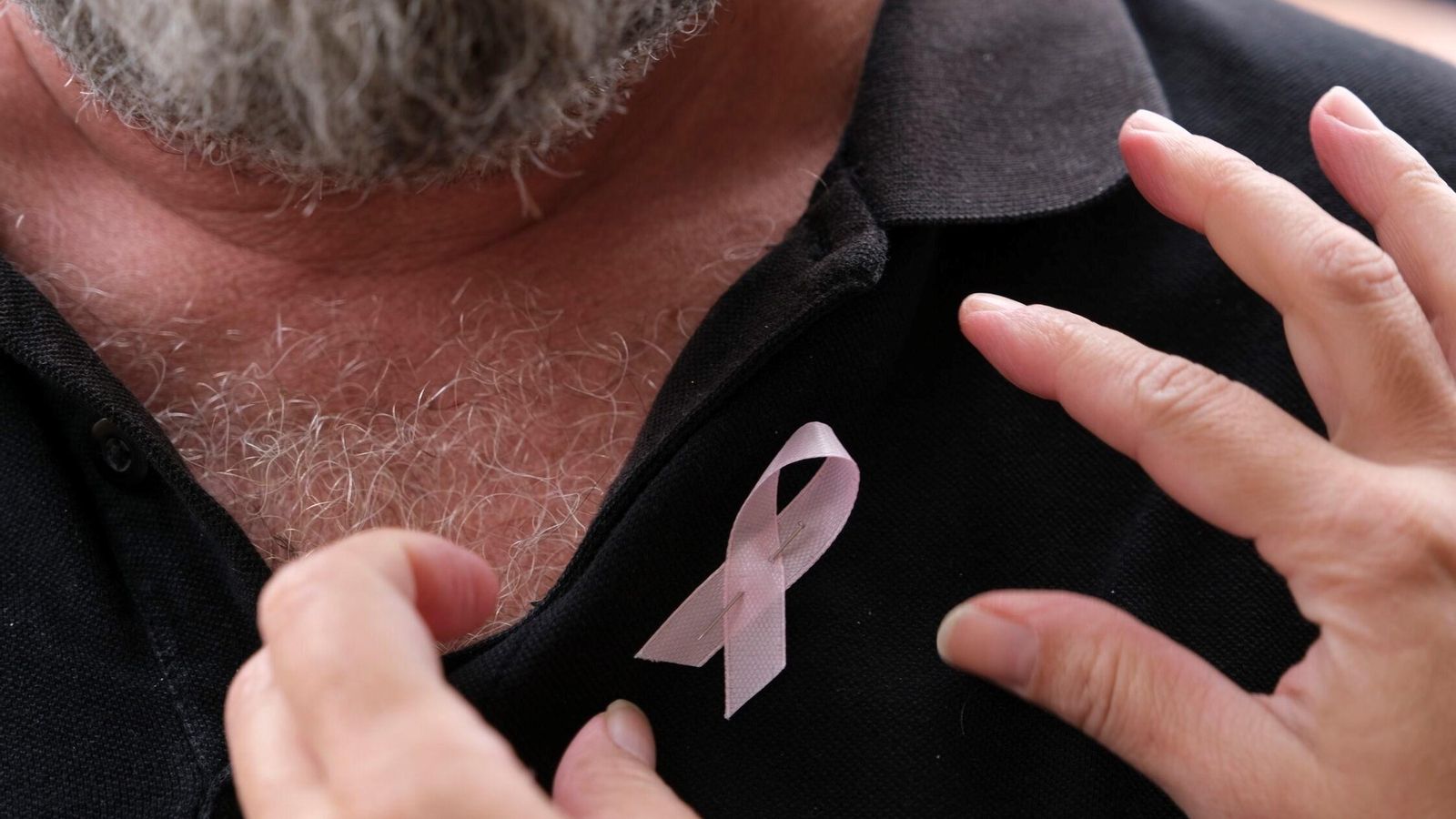 Lazo rosa, símbolo de la lucha contra el cáncer de mama