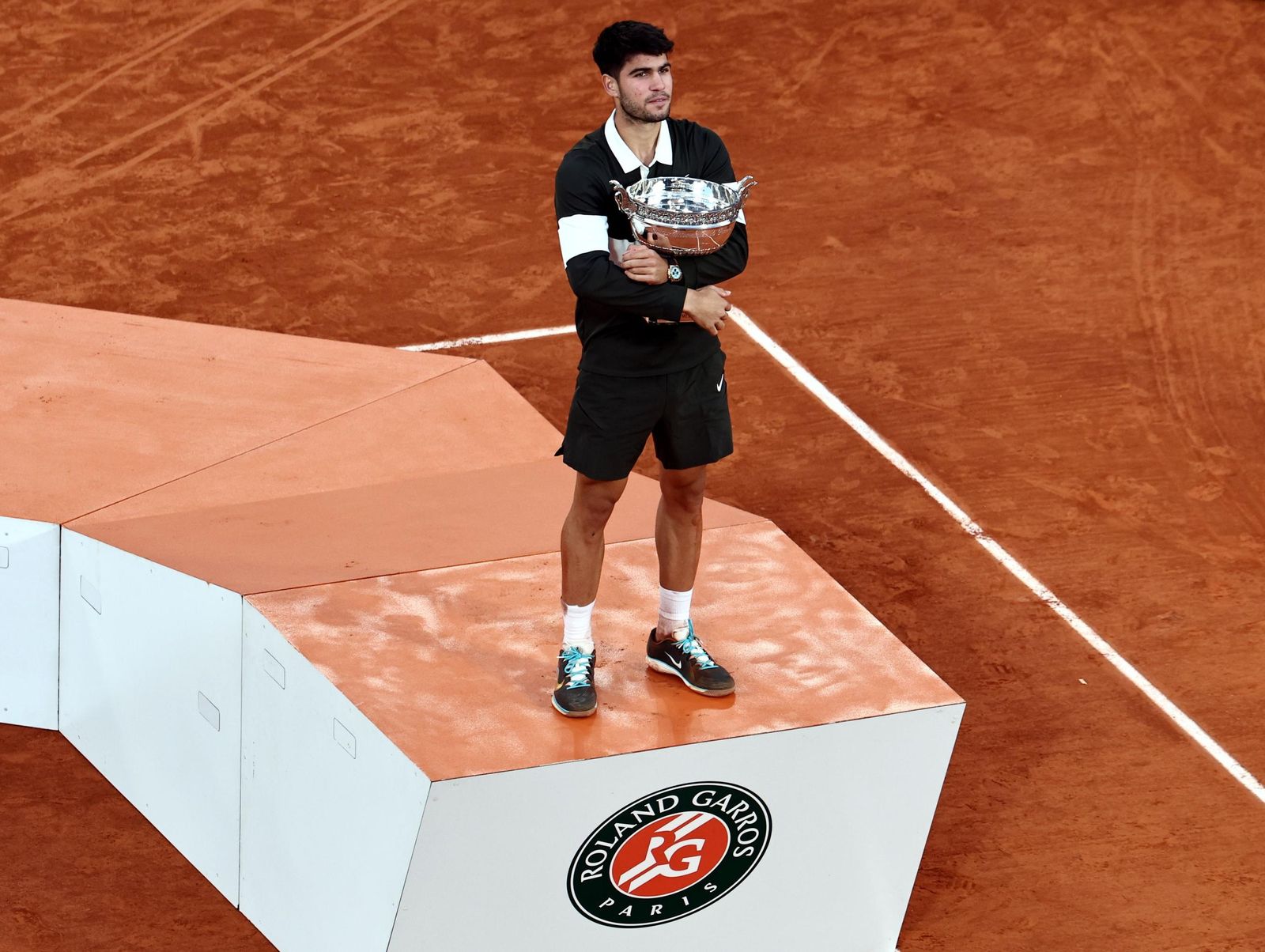 Las fotos de la celebración de la victoria de Carlos Alcaraz en Roland Garros