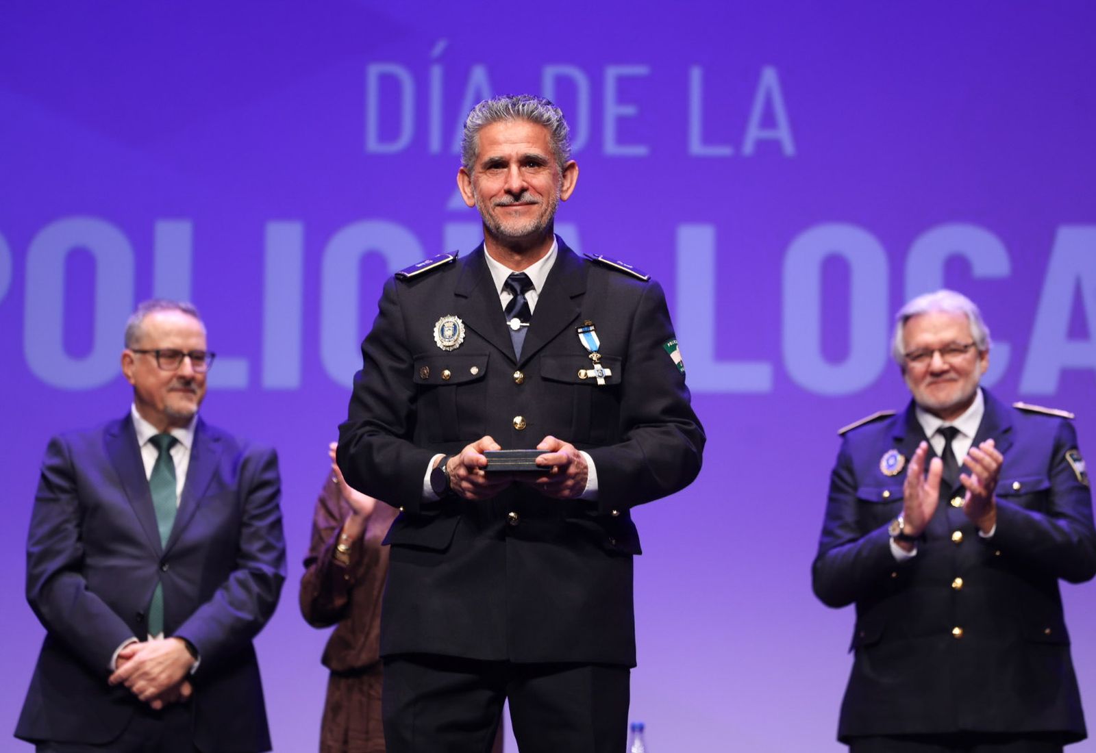 Fotografías de la entrega de honores y distinciones del Día de la Policía Local