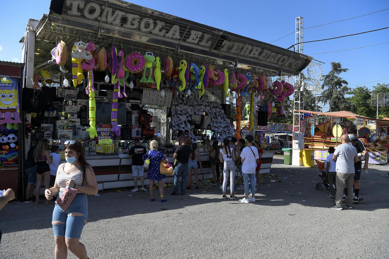 Atracciones de feria, columpios, niños y vida en el Corpus 2021