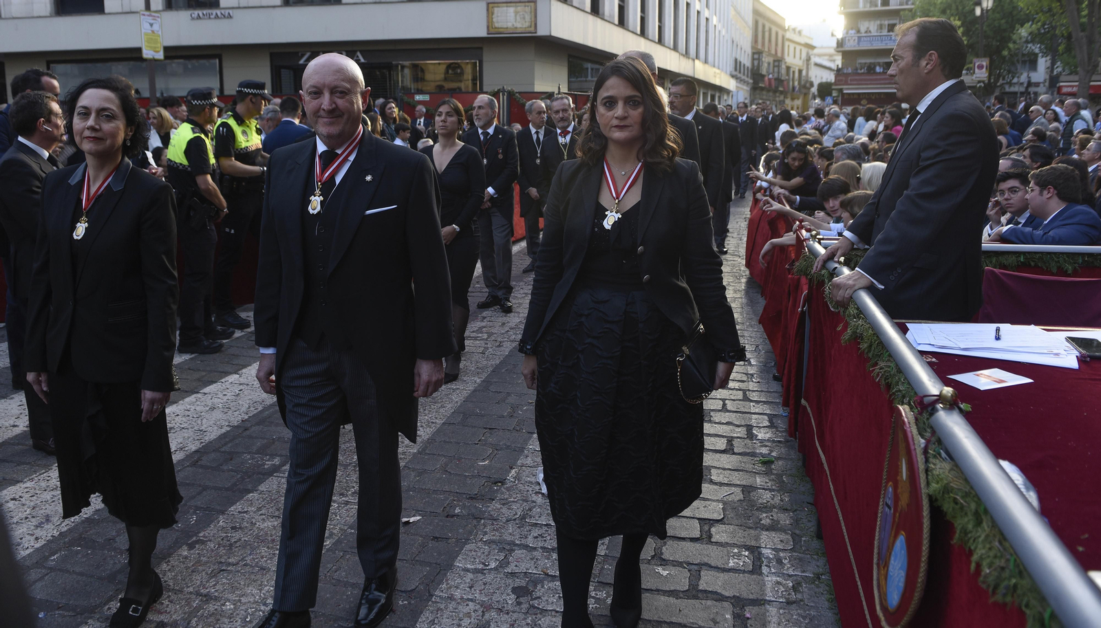 Las imágenes del Santo Entierro Grande por la Campana