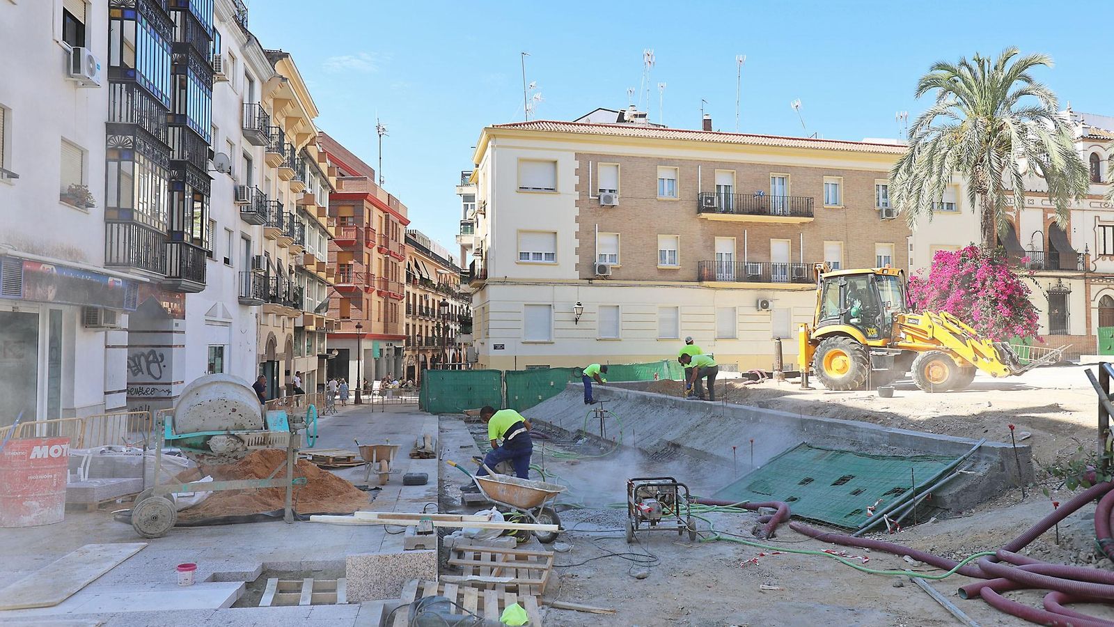 Trabajos esta semana en las obras de la Plaza de San Pedro de Huelva. Trabajos esta semana en las obras de la Plaza de San Pedro de Huelva.