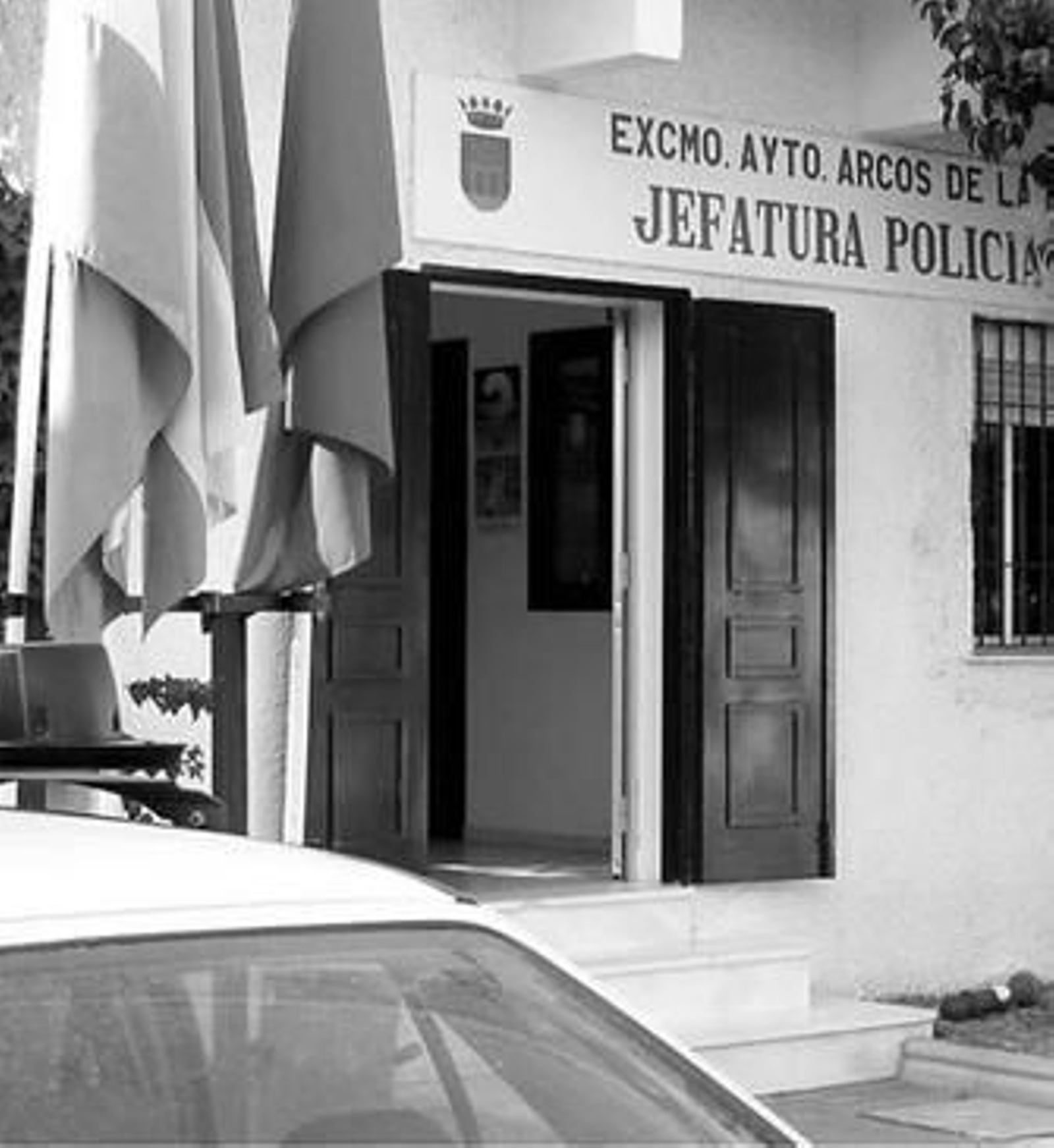 La Policía Local de Arcos sigue manteniendo su línea telefónica.