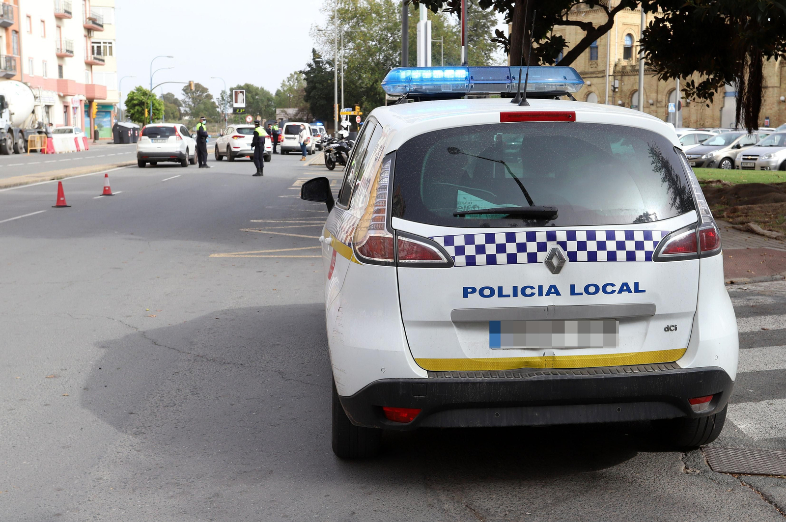 Imágenes de las actuaciones de la Policía Local de Huelva para combatir el coronavirus