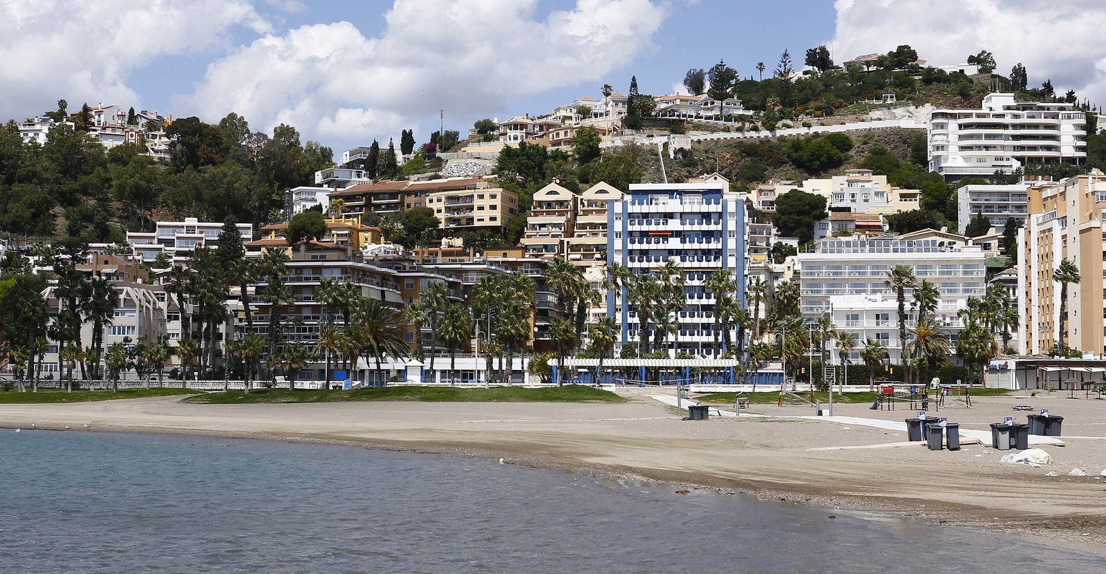 Fotos de la playa de La Malagueta en pleno confinamiento por el coronavirus