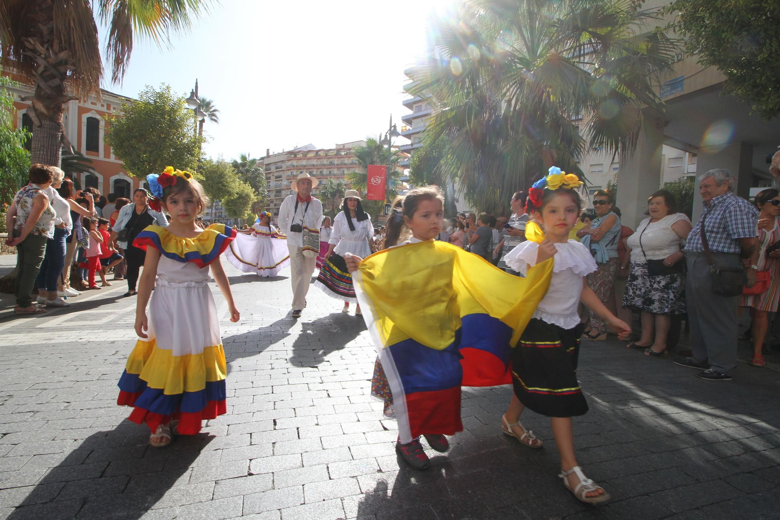 Imágenes del desfile Iberoamericano de bailes.