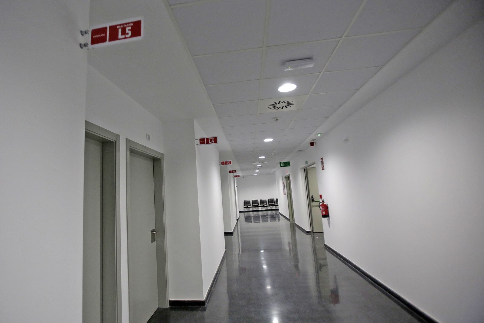 Imágenes de la nueva clínica Lopez Cano en el Estadio Carranza