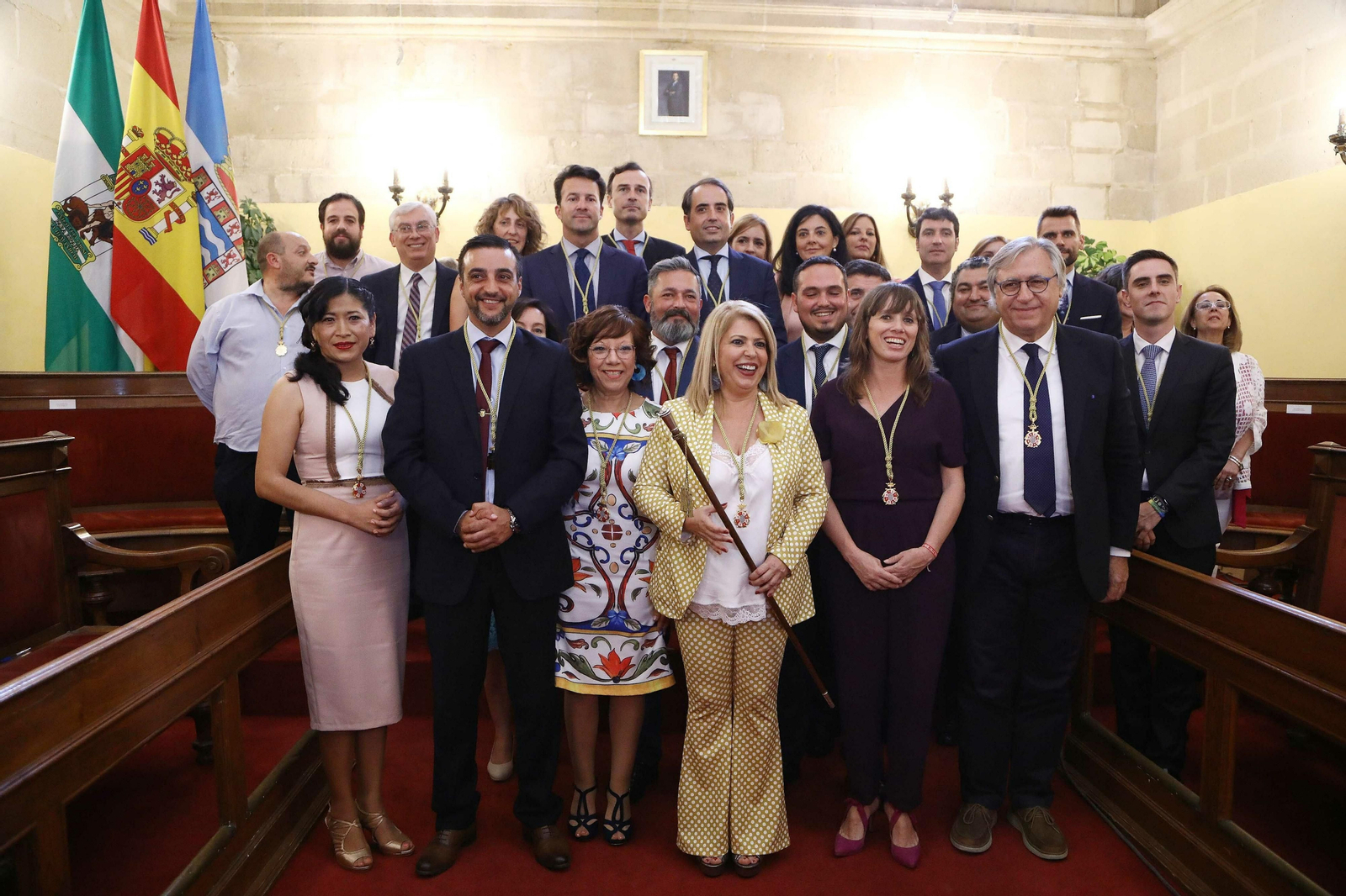 Todos los ediles de la nueva corporación municipal, en el pleno de investidura.