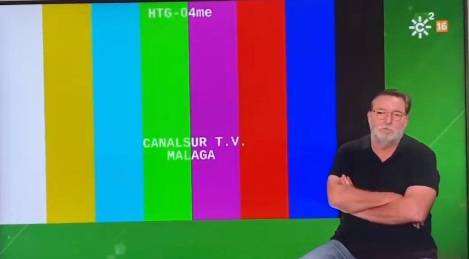 El intérprete de signos de Canal Sur 2 a la espera de la emisión en este miércoles