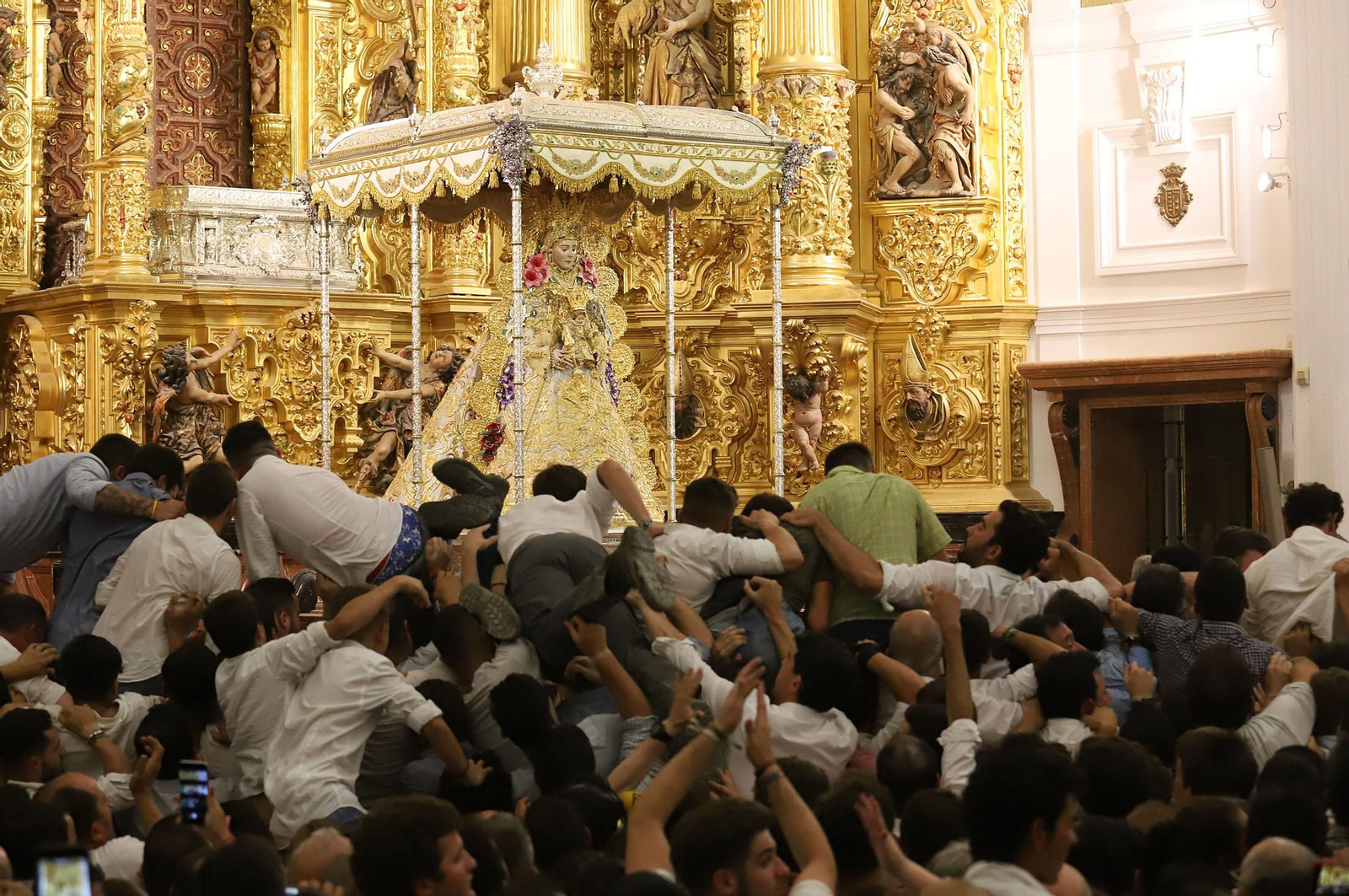 El salto de la reja en El Rocío.