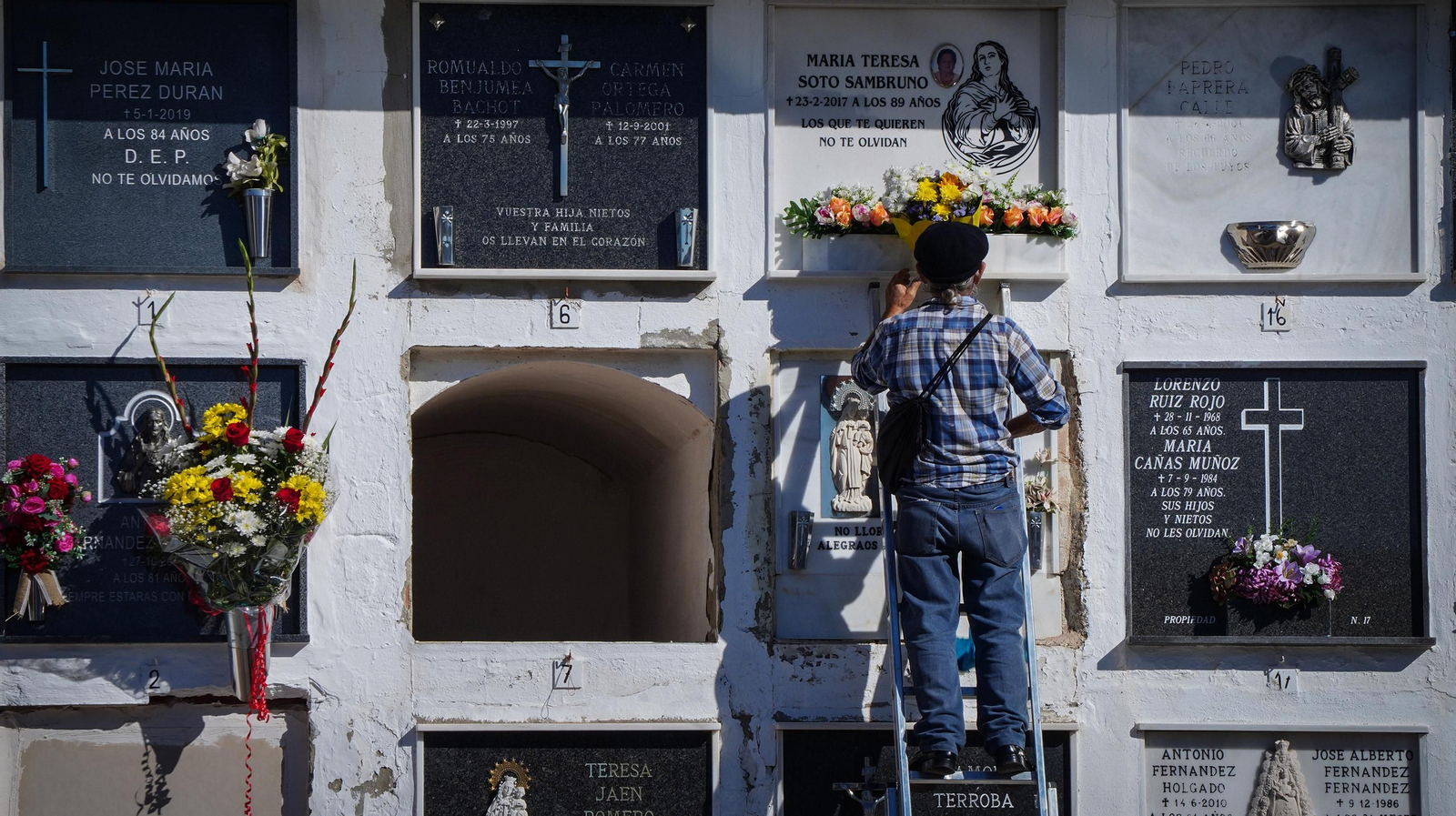 Día de todos los Santos en el cementerio de Jerez