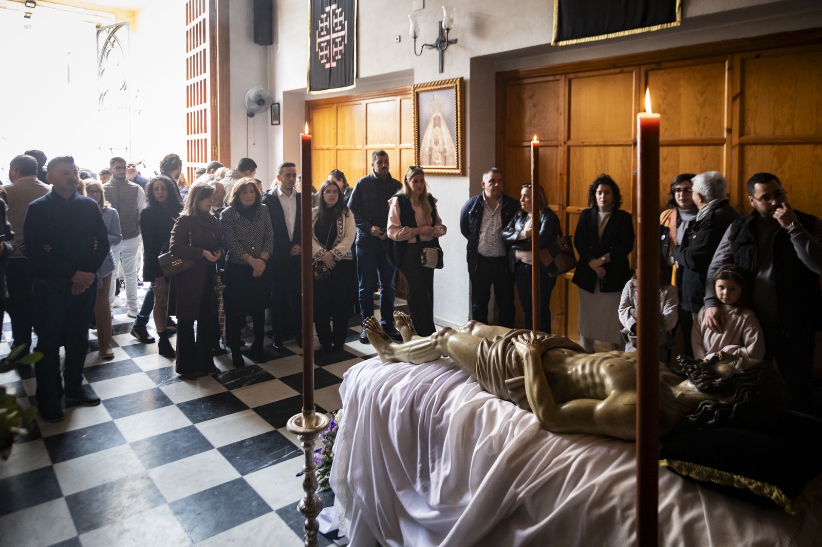 Las imágenes de los besapiés y besamanos del tercer Domingo de Cuaresma en Jerez: veneraciones del centro a los barrios