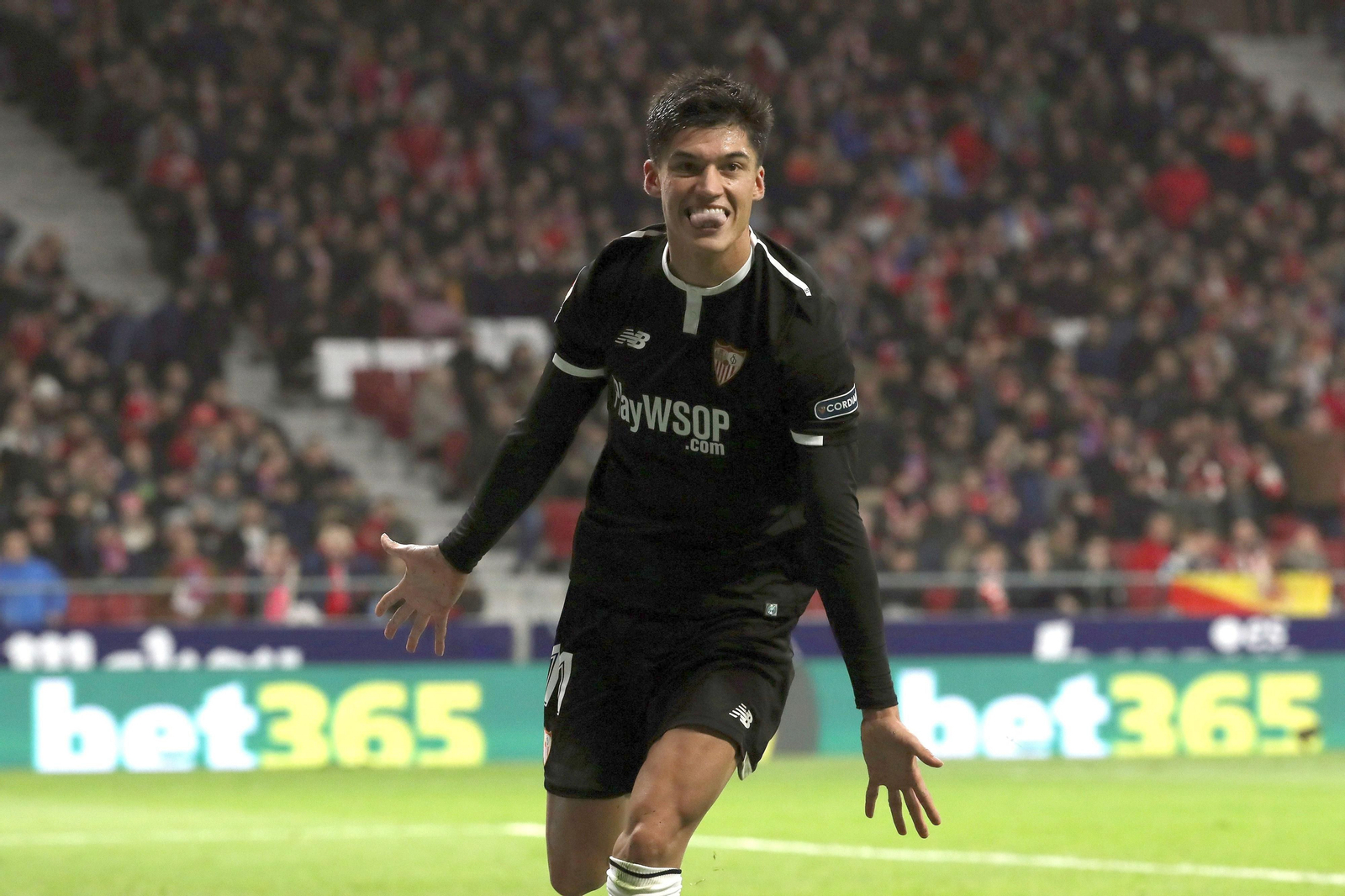 Correa celebra el segundo gol del Sevilla