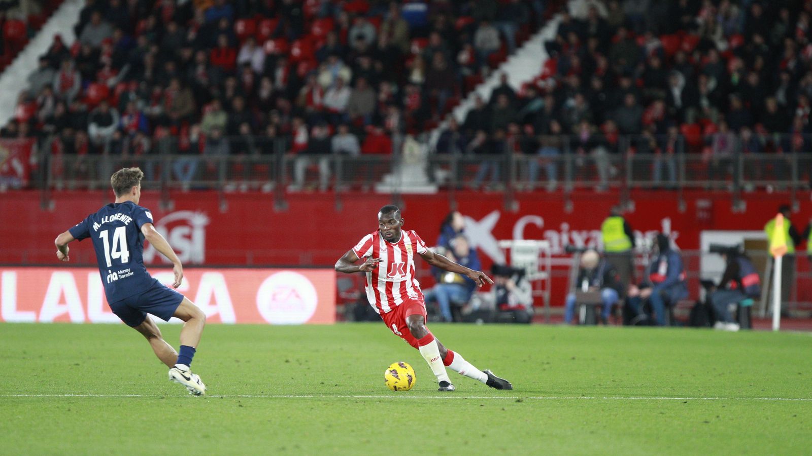 Bruno Langa intenta superar la marca de Marcos Llorente.