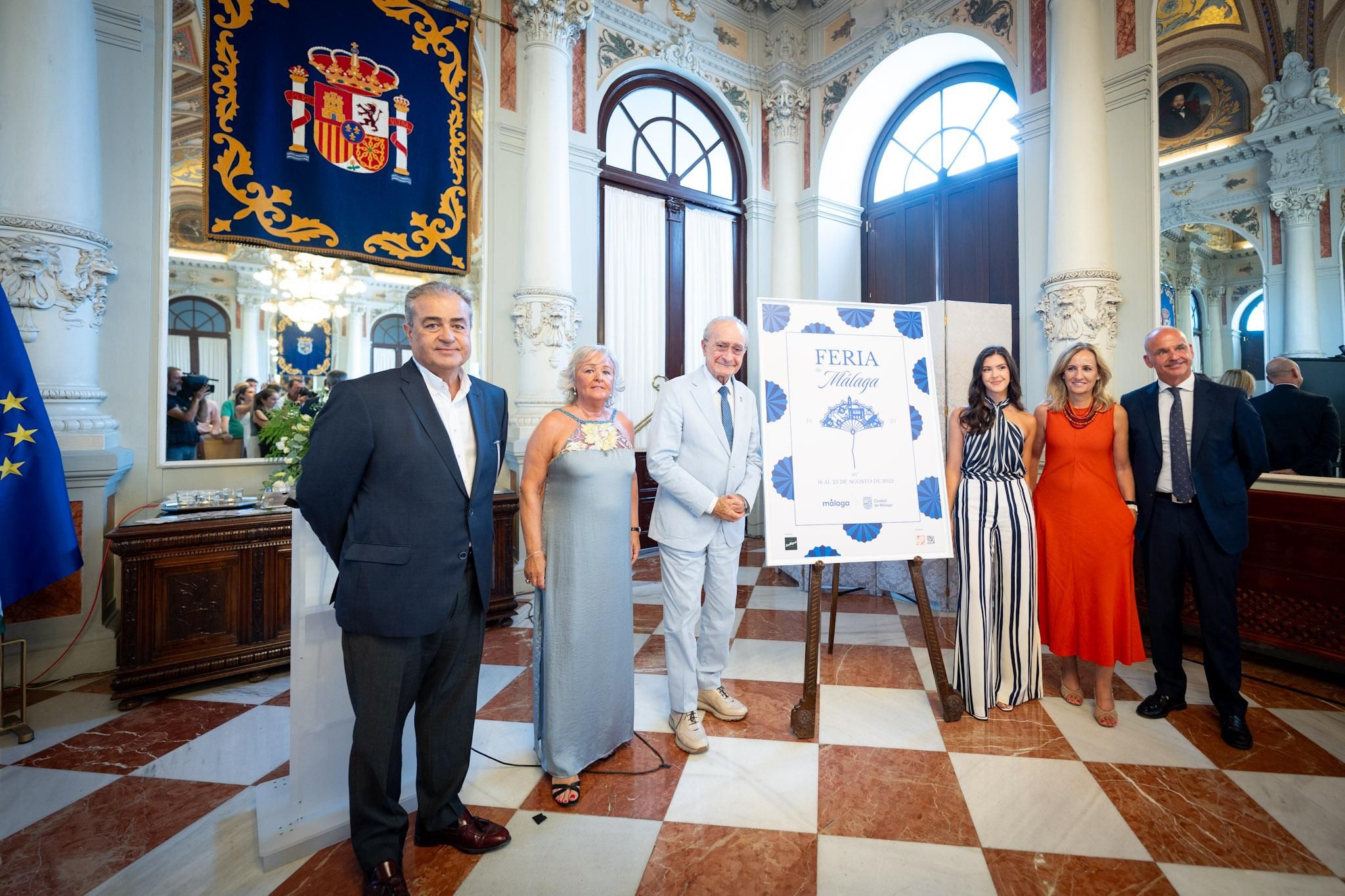 El Ayuntamiento presenta el cartel de la Feria de Málaga 2025, diseño de la malagueña Sara González