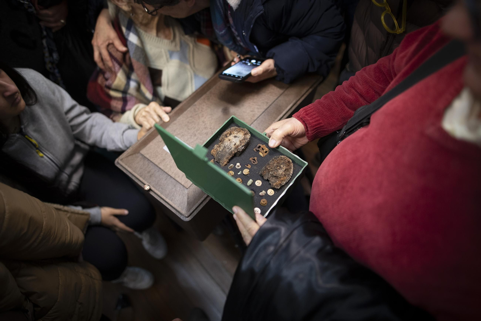 Las mejores imágenes de la entrega de los restos de víctimas del franquismo a sus familiares en Víznar