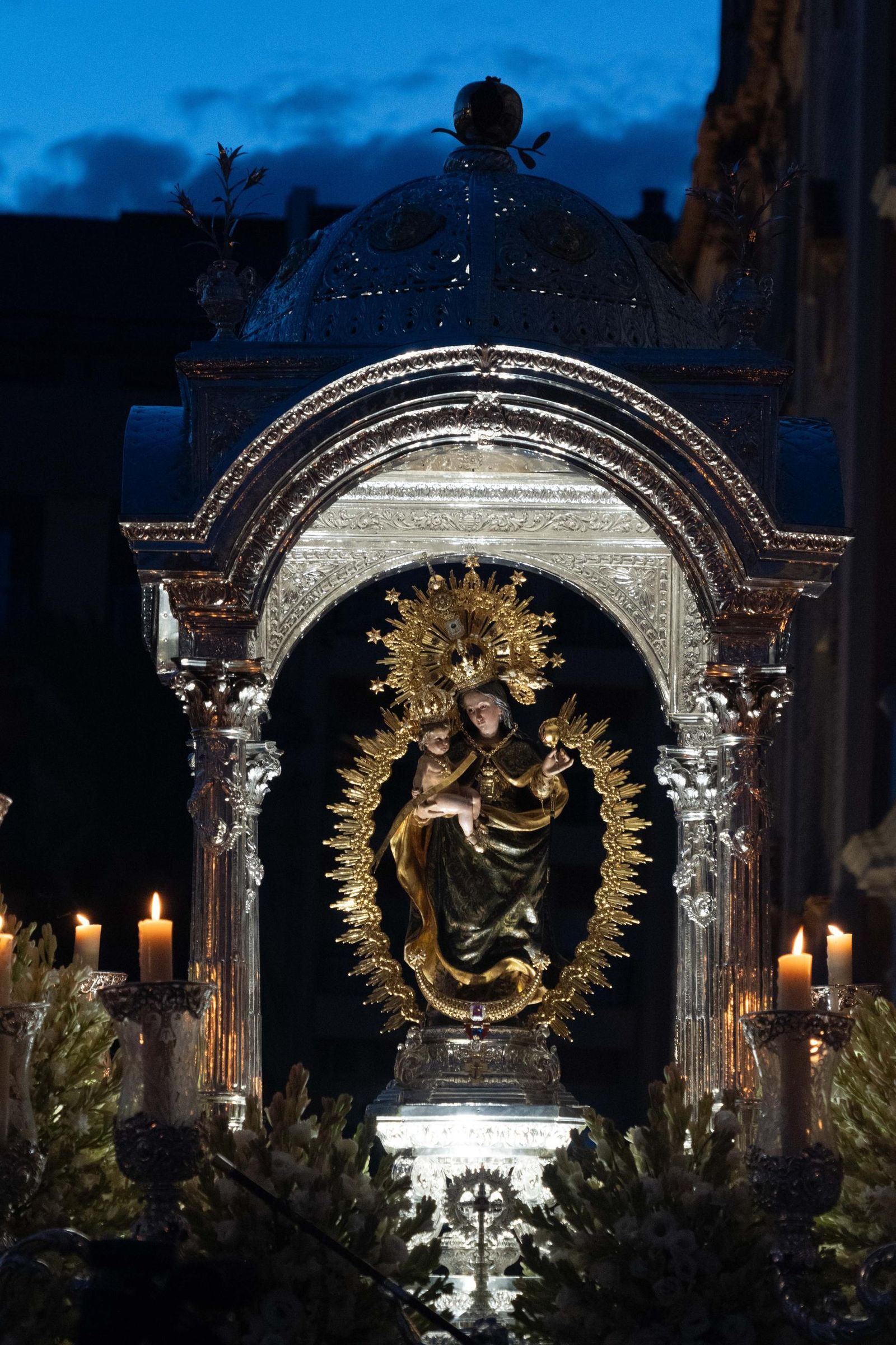 Imágenes del traslado de Nuestra Señora de la Cinta a la Parroquia Mayor de San Pedro