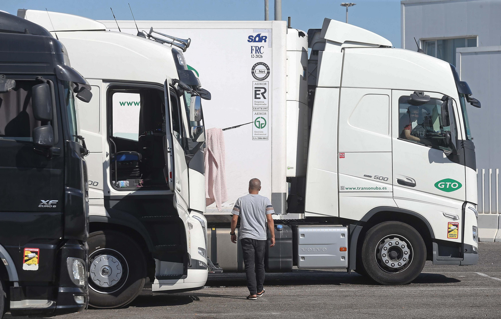 Fotos del colapso de camiones en el Puesto de Control Fronterizo del Puerto de Algeciras