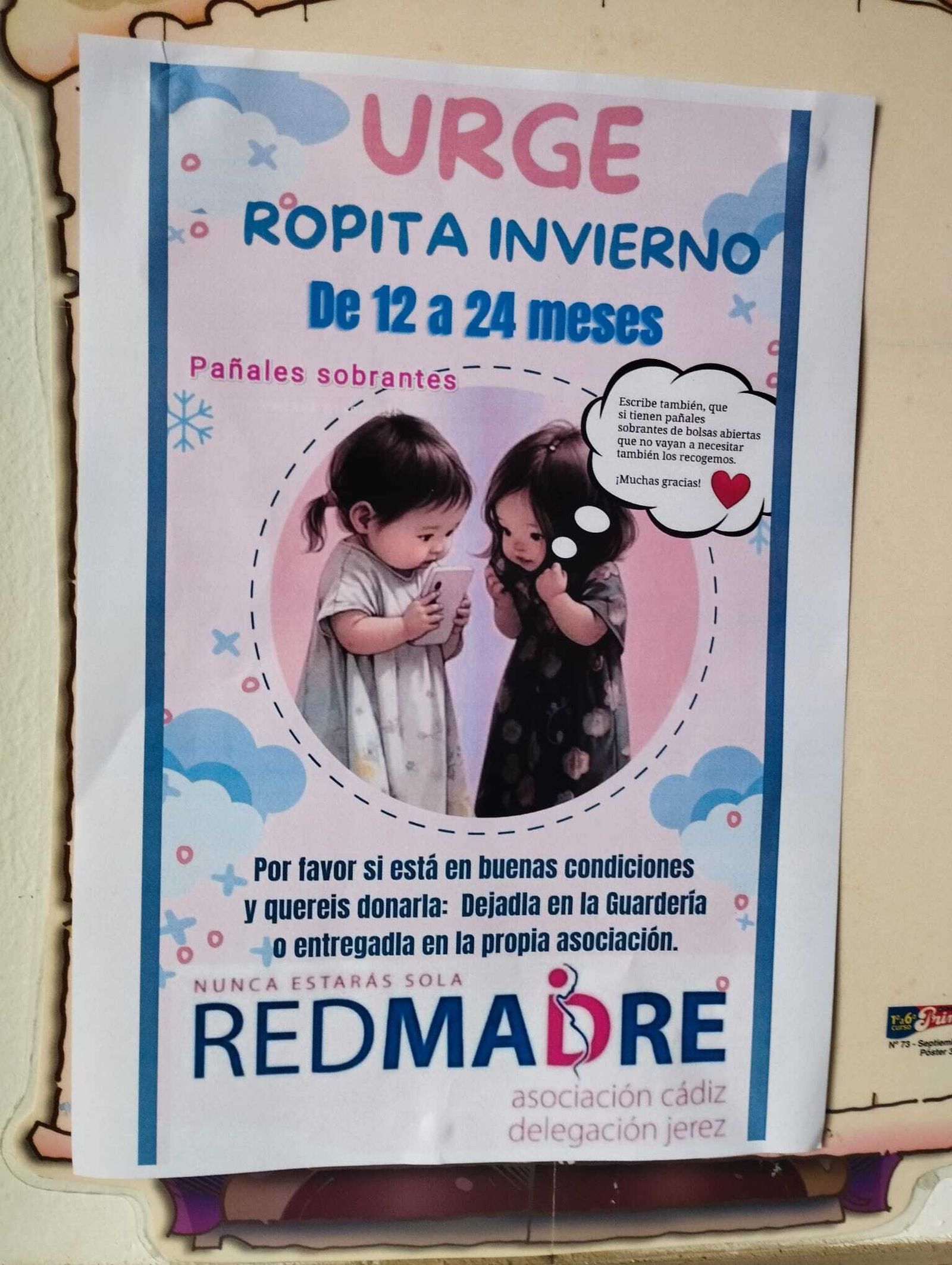 Cartel de Red Madre en algunos centros educativos de la ciudad.