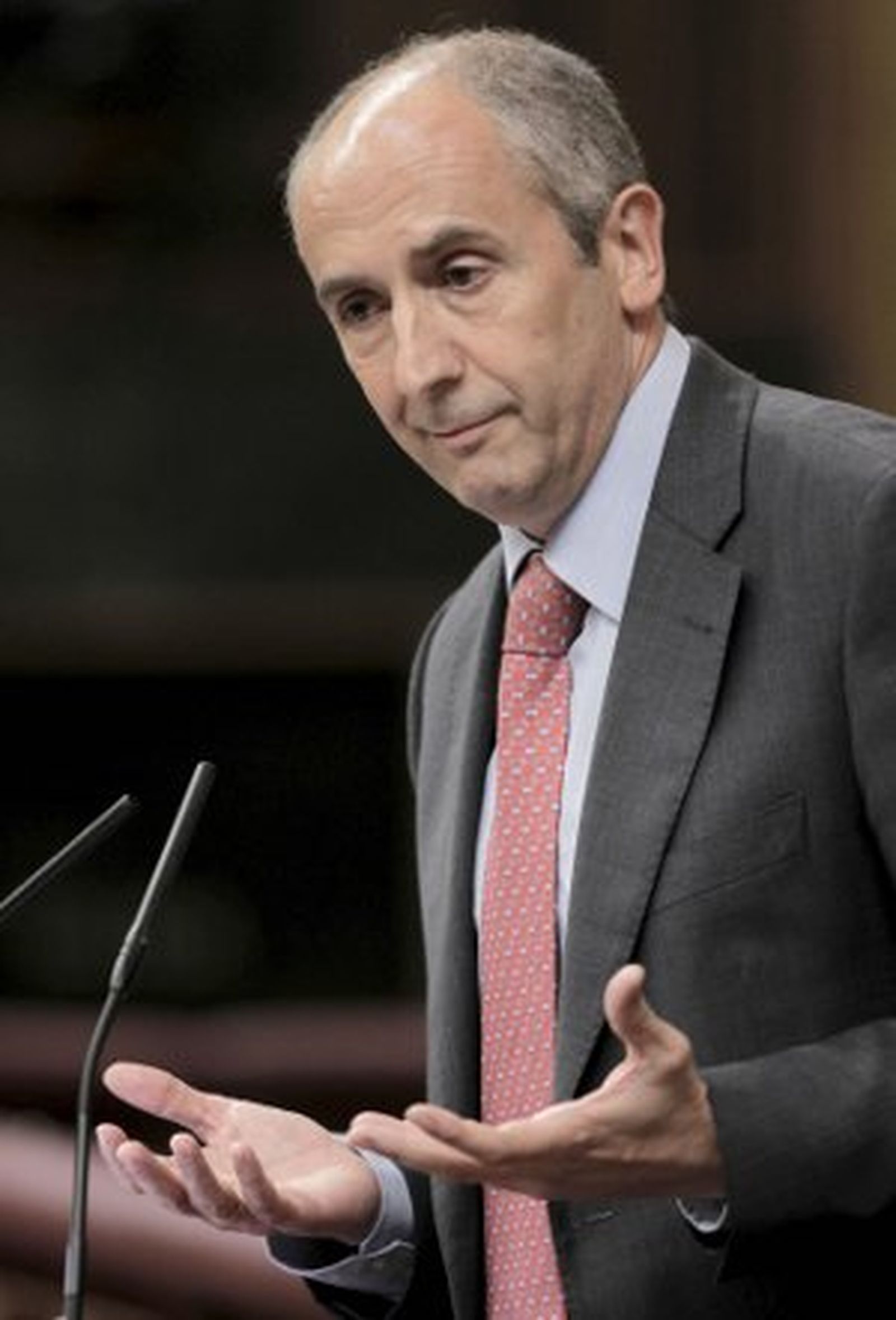 "Estamos dispuestos a pactar pese a que el proyecto de Zapatero se haya desplomado"