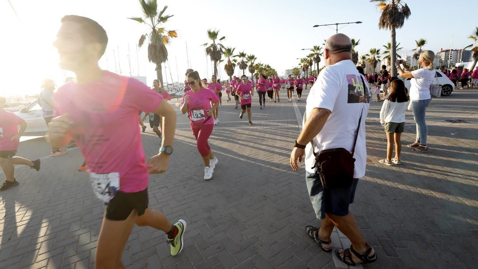 Fotos de la VI Carrera por la Mujer a beneficio de Apron