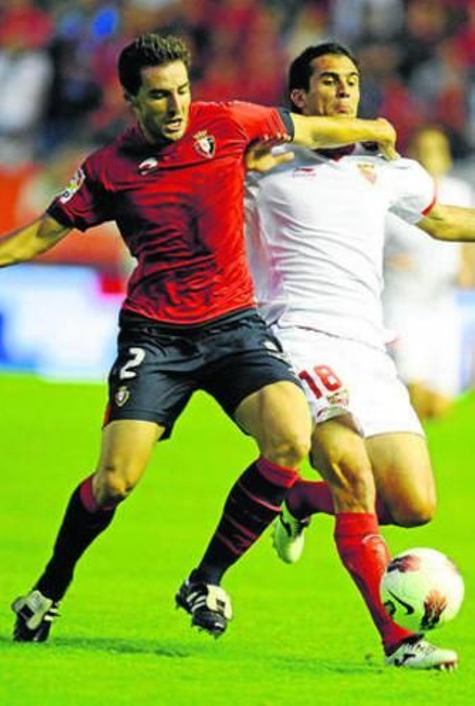 Marc Bertrán golpea a Armenteros con el brazo.