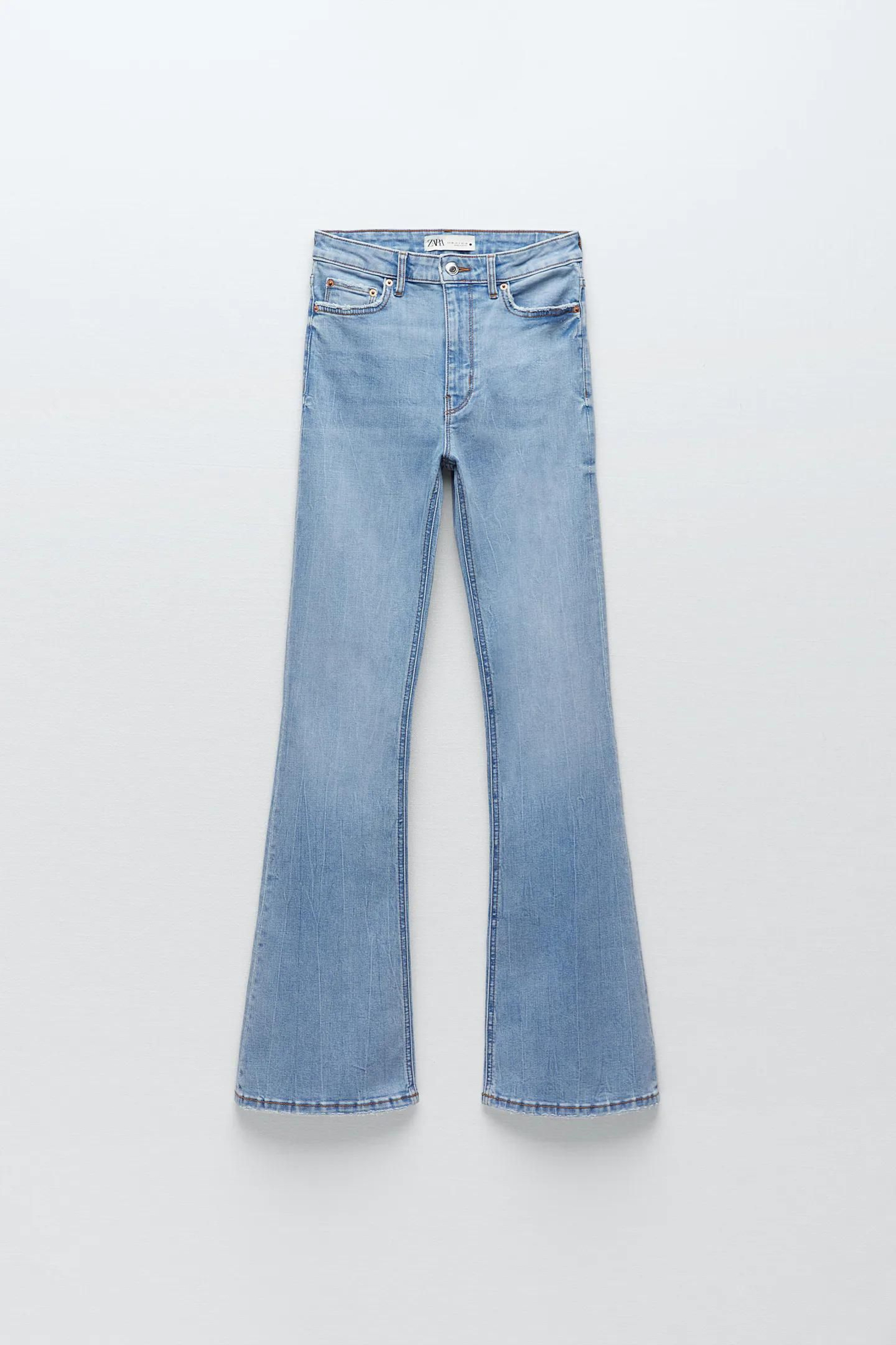 Vaqueros flare de Zara.