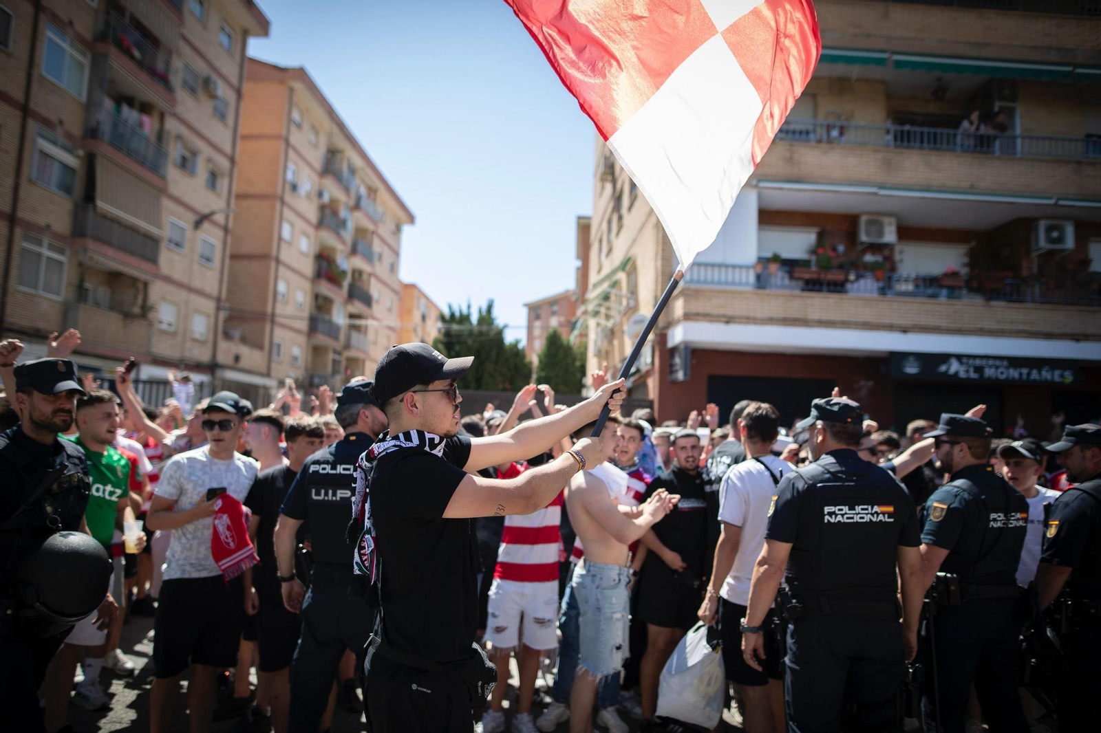 Encuéntrate en el recibimiento al Granada CF en Los Cármenes