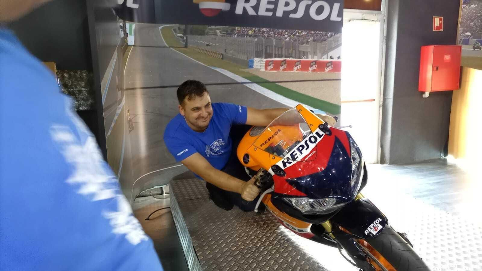 Personas ciegas, en moto por Jerez y el Circuito con Los Viñis