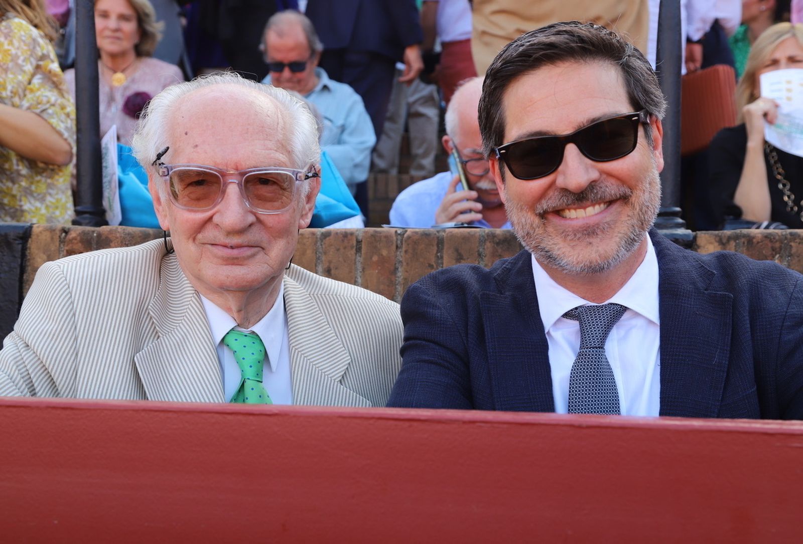 Ambiente en la Puerta del Príncipe en la corrida de Morante de la Puebla, Cayetano y Ginés Marín