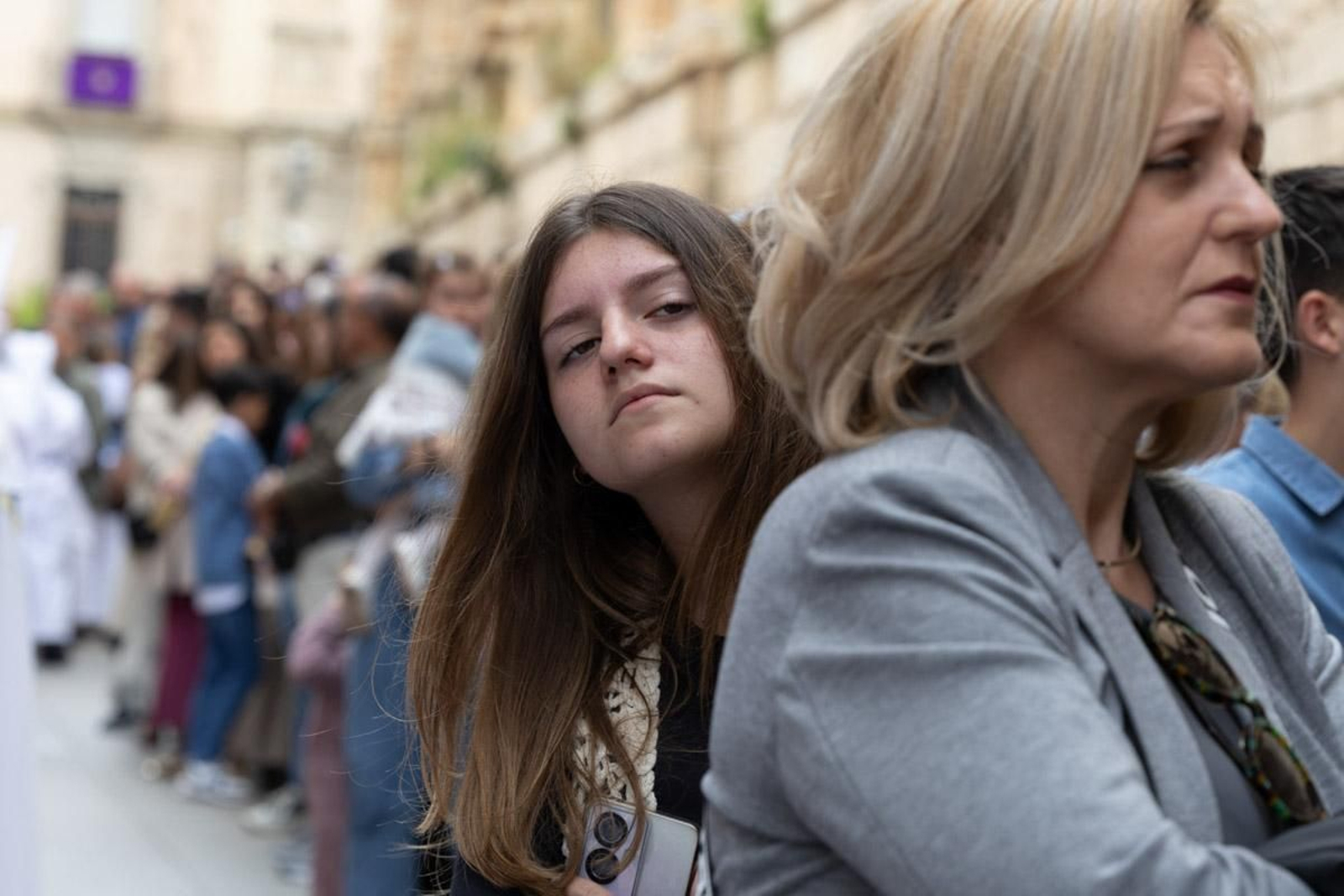 Los jiennenses se echan a la calle para presenciar la primera de las procesiones de la jornada: la Borriquilla (II)
