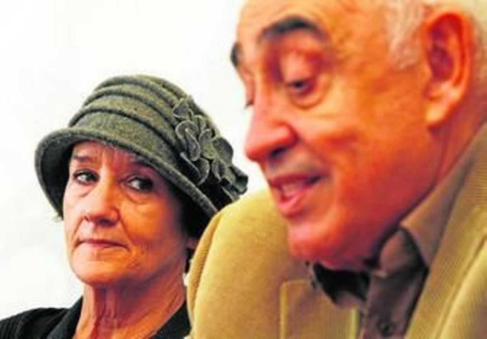 Paloma Paso Jardiel, con el productor Juan José Seoane.