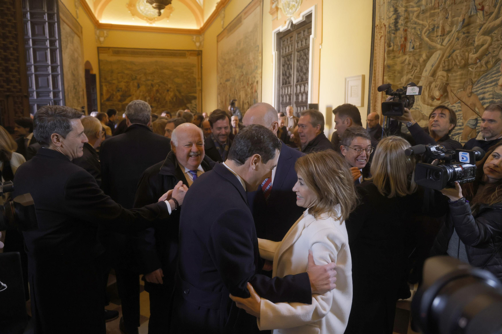 La firma histórica para construir la línea 3 del Metro de Sevilla, en imágenes