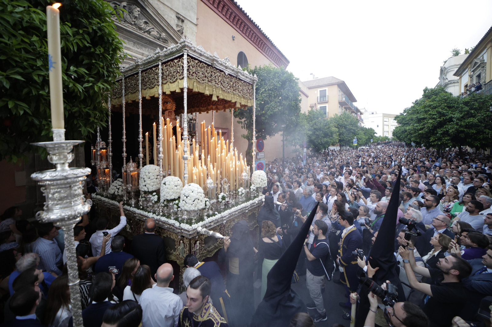 La salida de la Hermandad de las Penas en imágenes