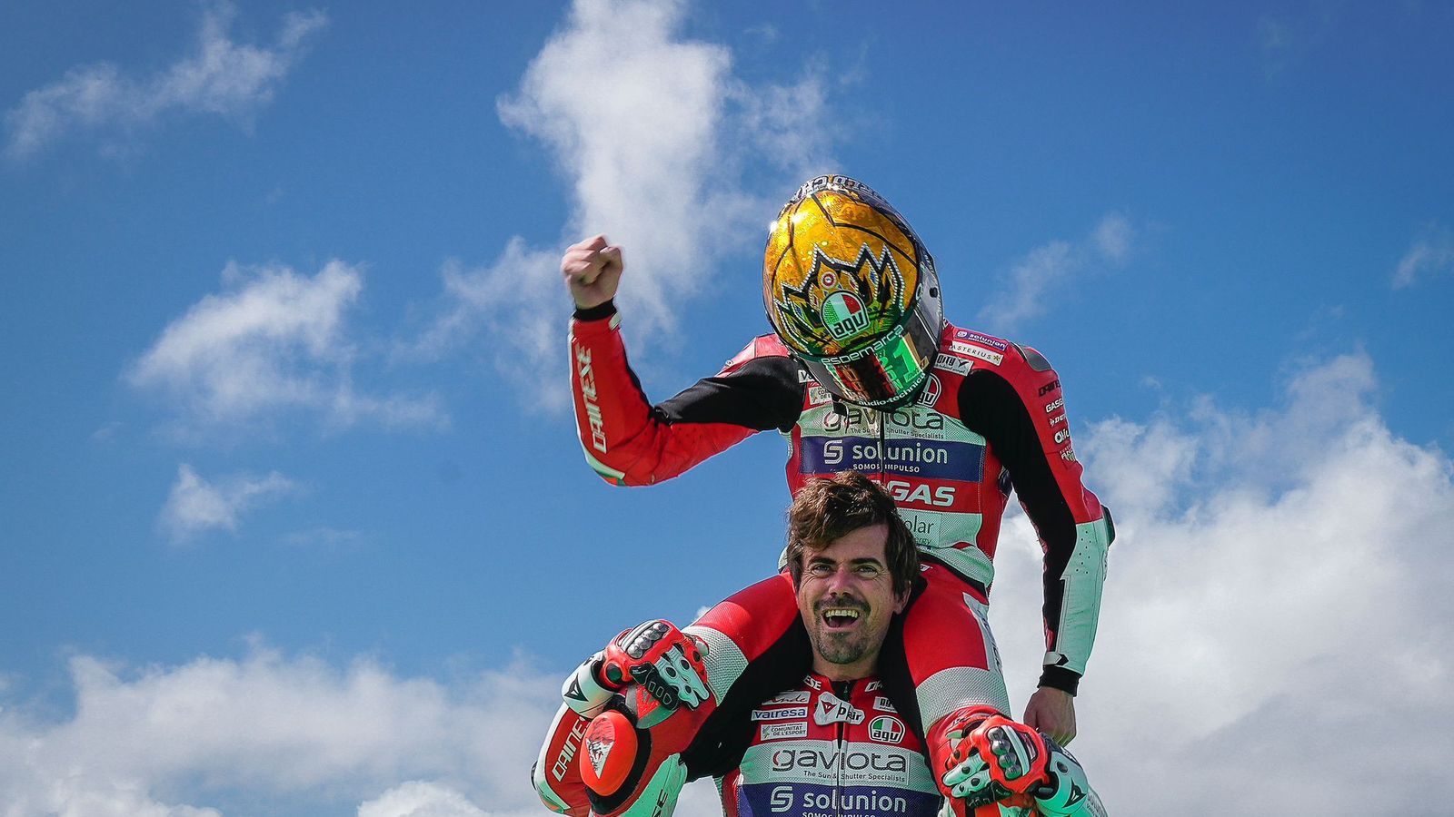 A 'lomos' de Nico Terol.