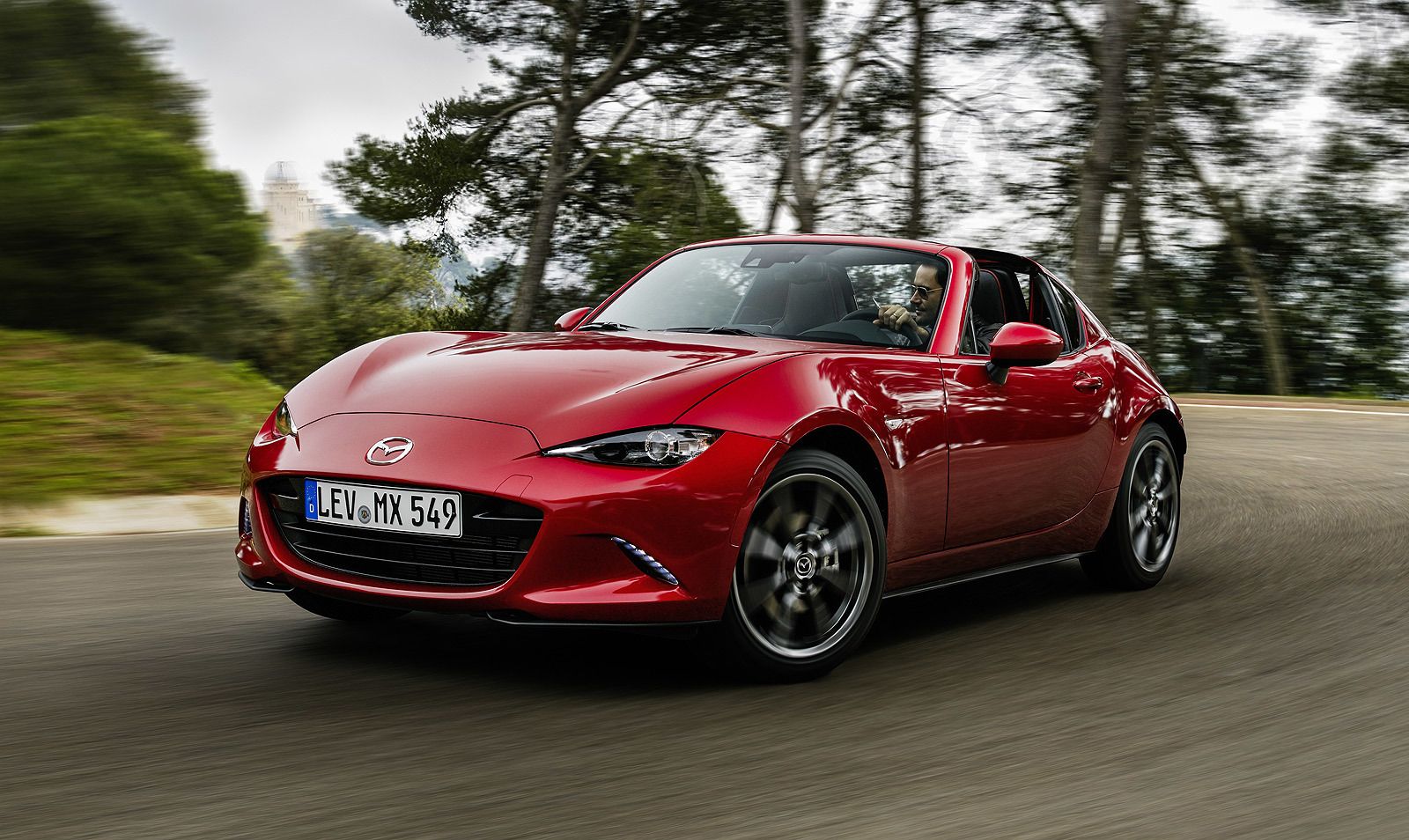 Mazda MX-5 RF: la fusión entre el hombre y la máquina
