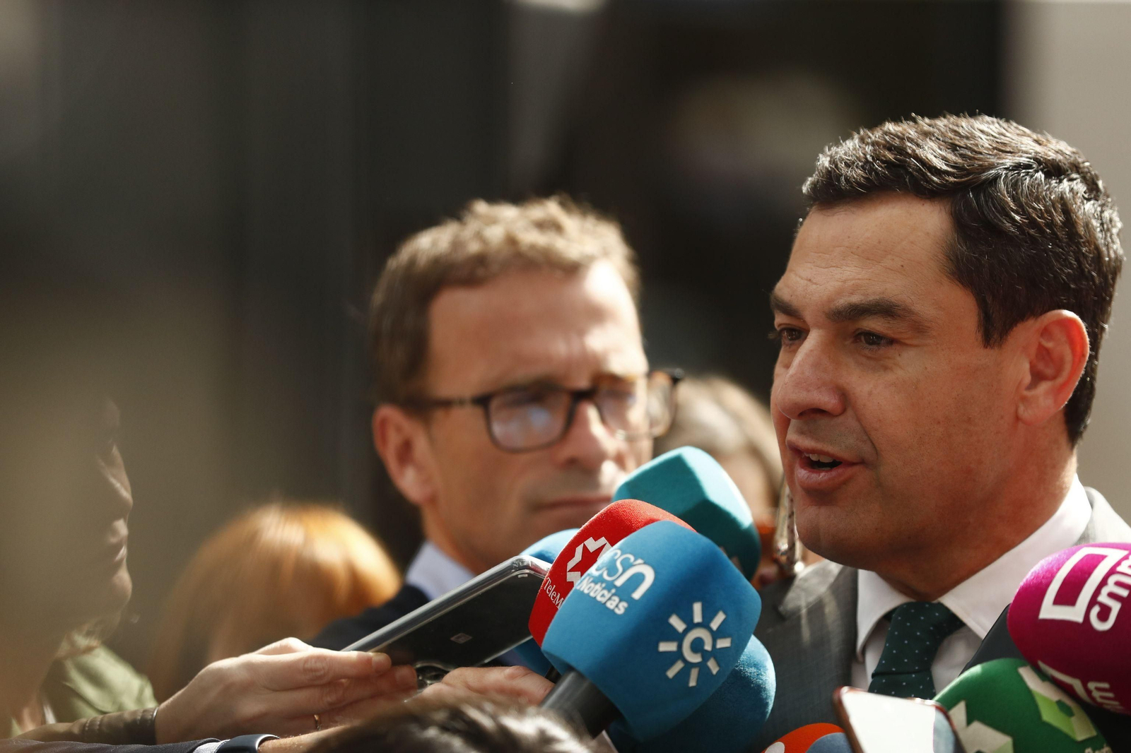 Juanma Moreno a su llegada a la Junta Directiva Nacional del PP.