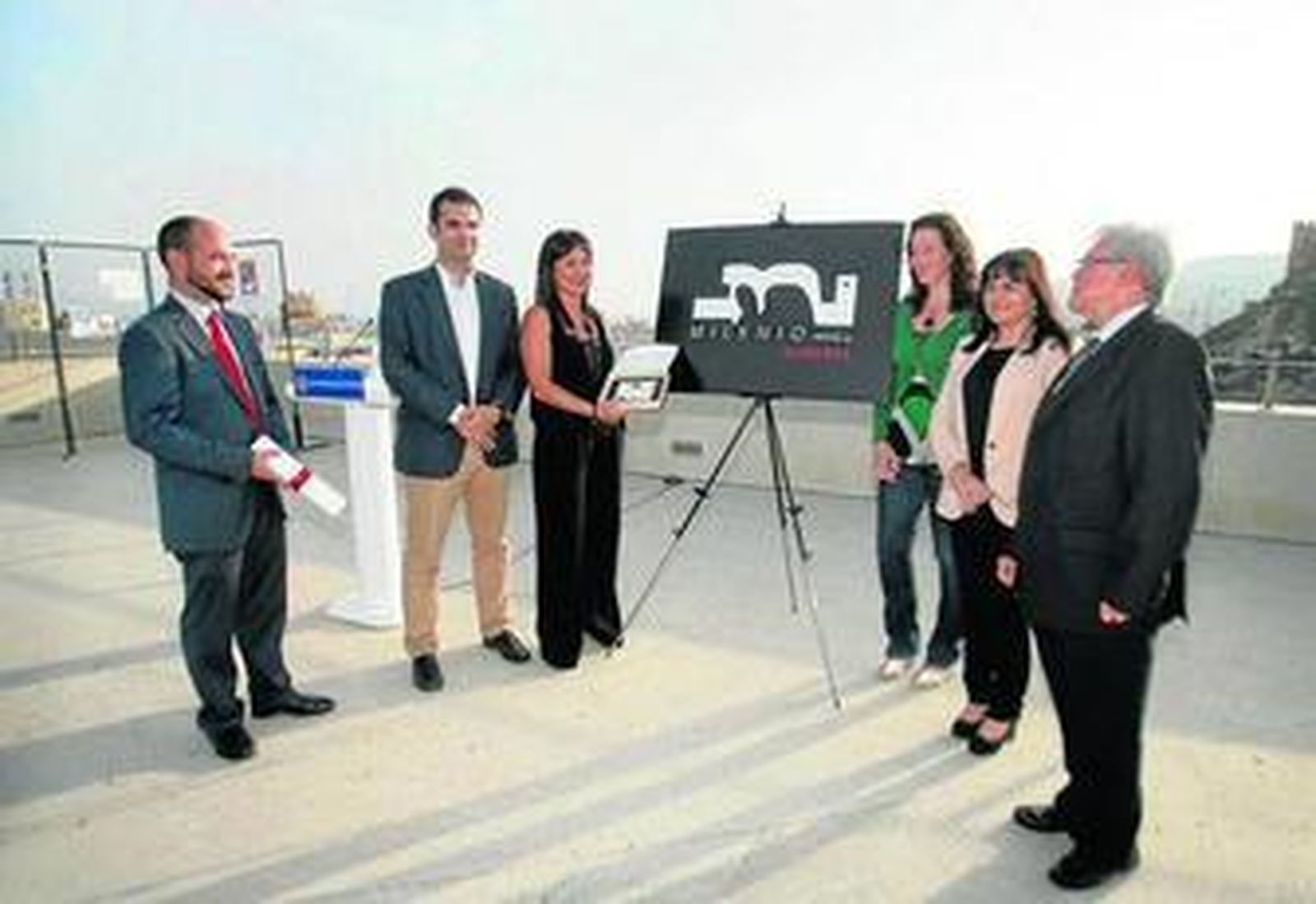 María del Carmen Vizcaíno con Ramón Fernández-Pacheco, María Vázquez, Isabel Arévalo y Alfonso Rubí.