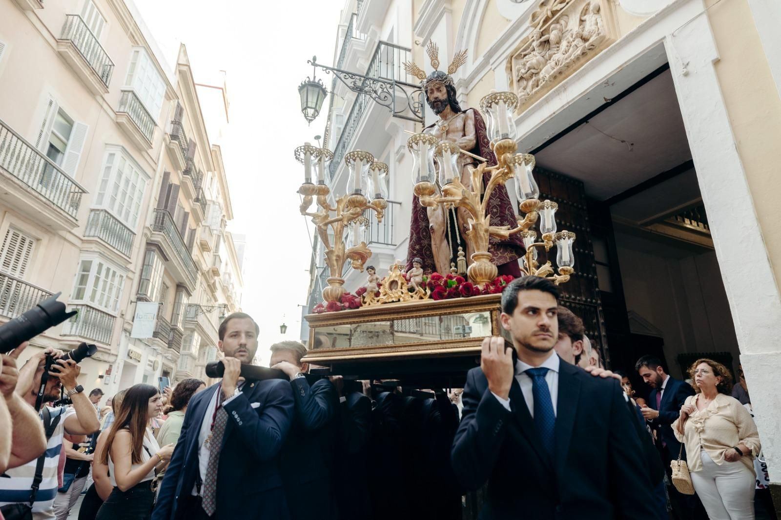 Así ha sido el traslado del Ecce Homo a la iglesia de San Juan de Dios
