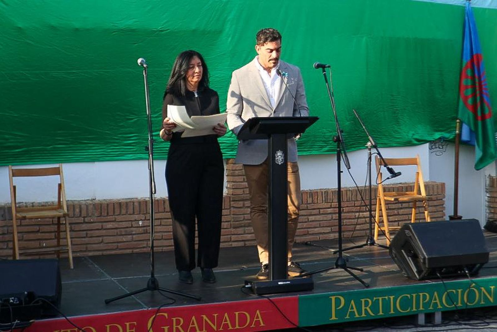 Todas las imágenes de la Ceremonia del Río para conmemorar el Día del Pueblo Gitano en Granada
