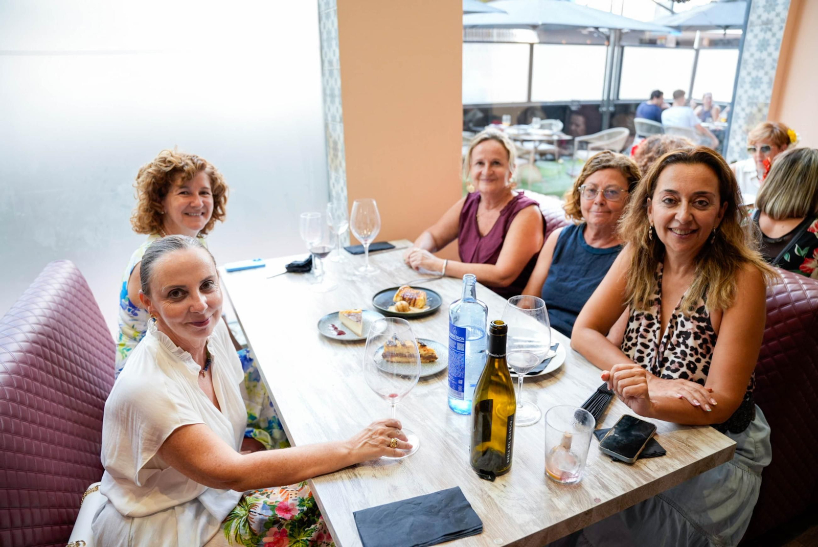 Los almerienses disfrutan del martes en la Feria del Mediodía