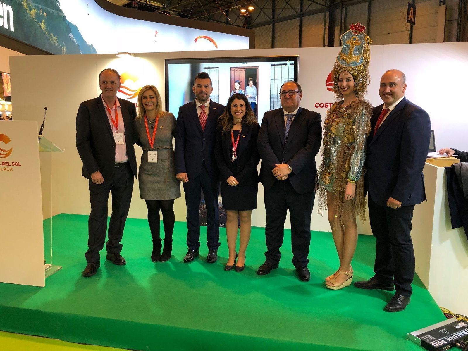 La alcaldesa Rosa Arrabal y la concejala Patricia Gutiérrez, entre otros.