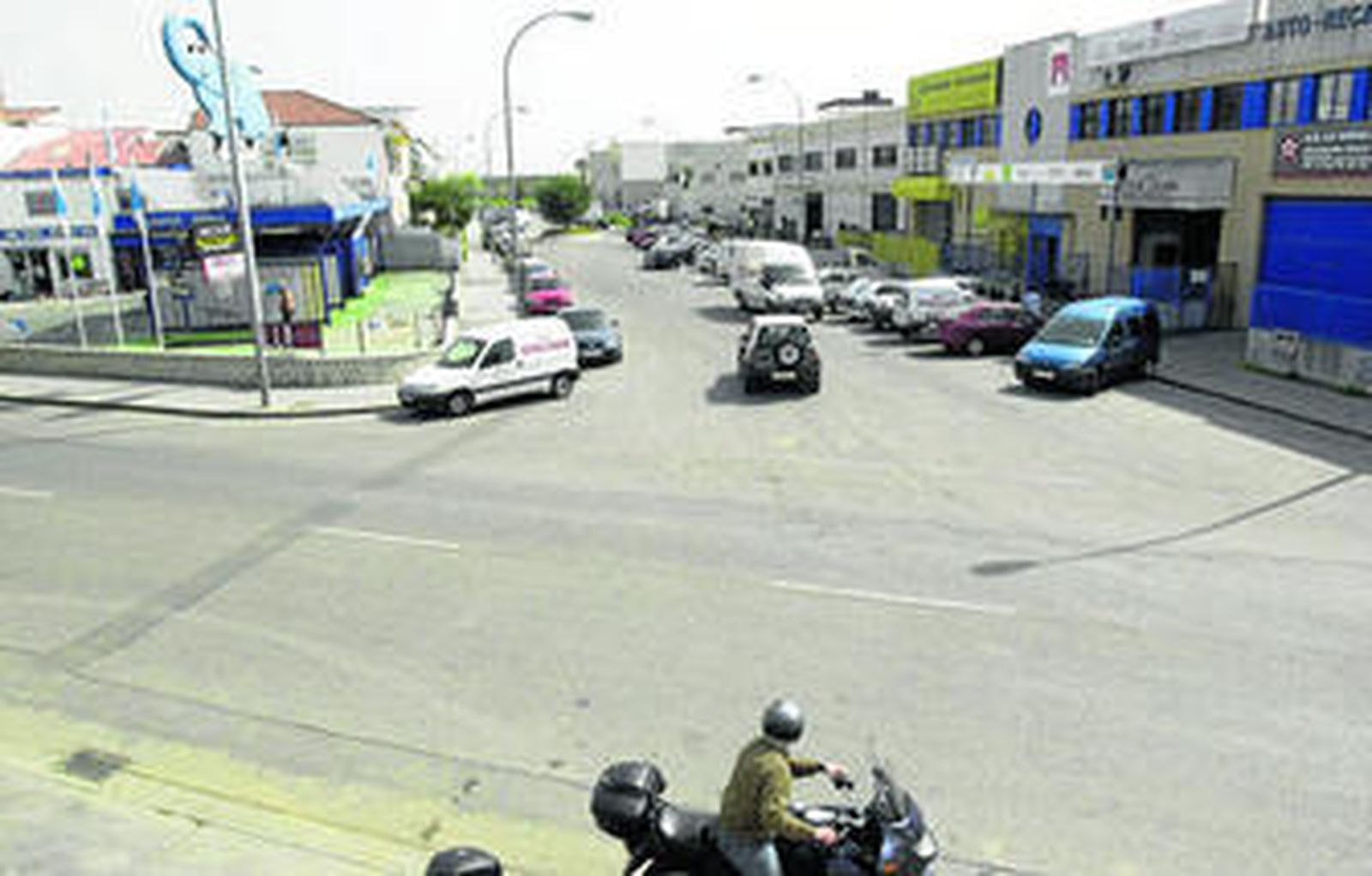 Una calle del polígono industrial del Granadal, donde se produjo el siniestro.